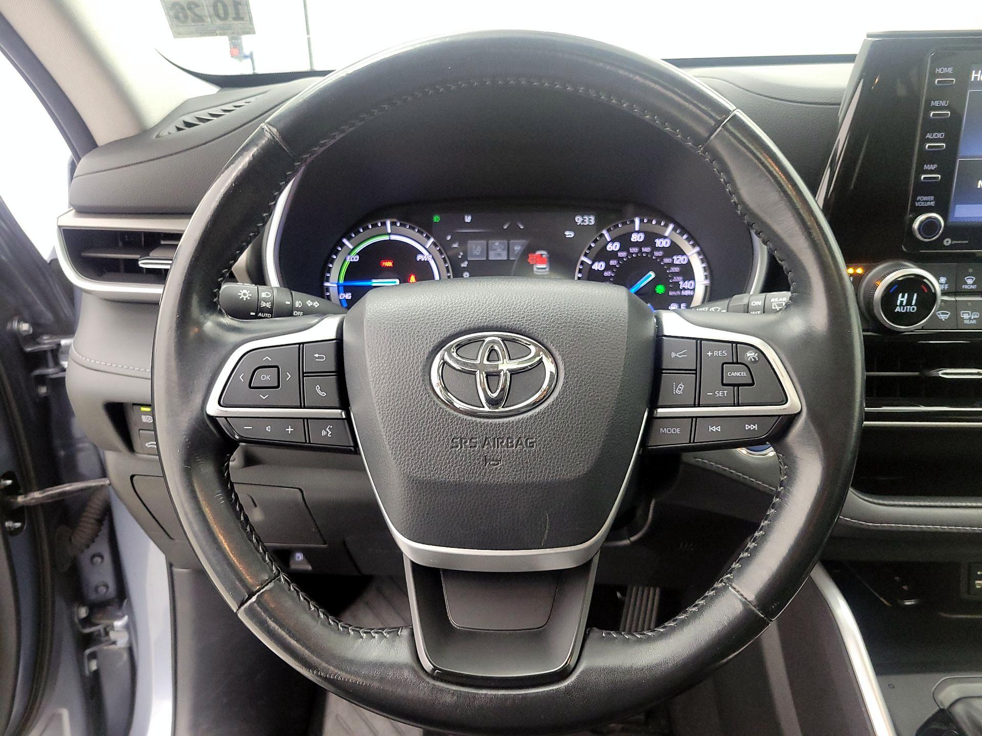 Thumbnail: 2022 Toyota Highlander - 10