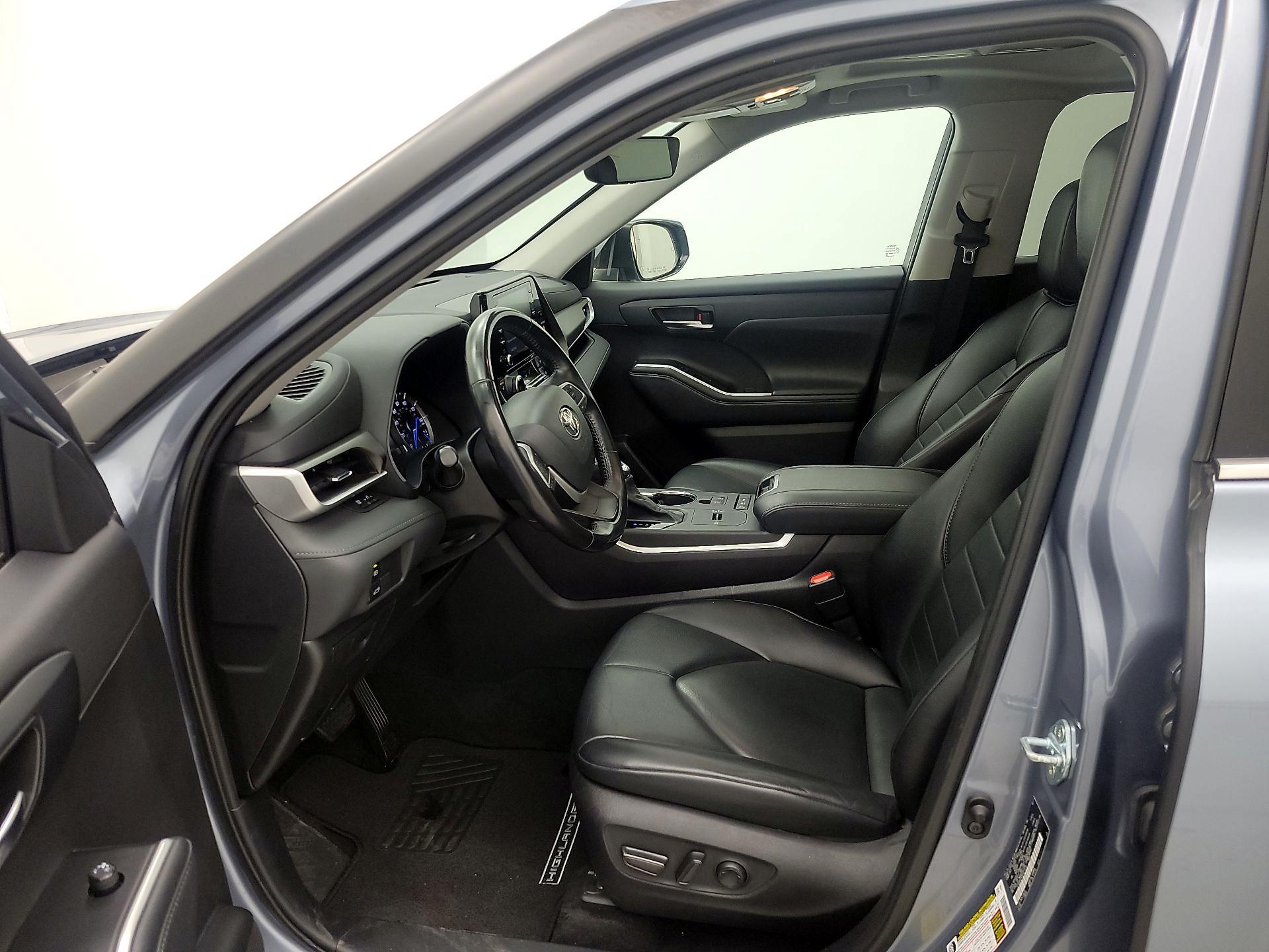 Thumbnail: 2022 Toyota Highlander - 11