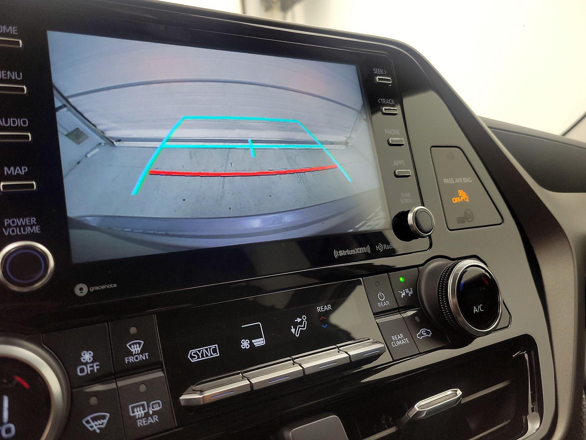 Thumbnail: 2022 Toyota Highlander - 14