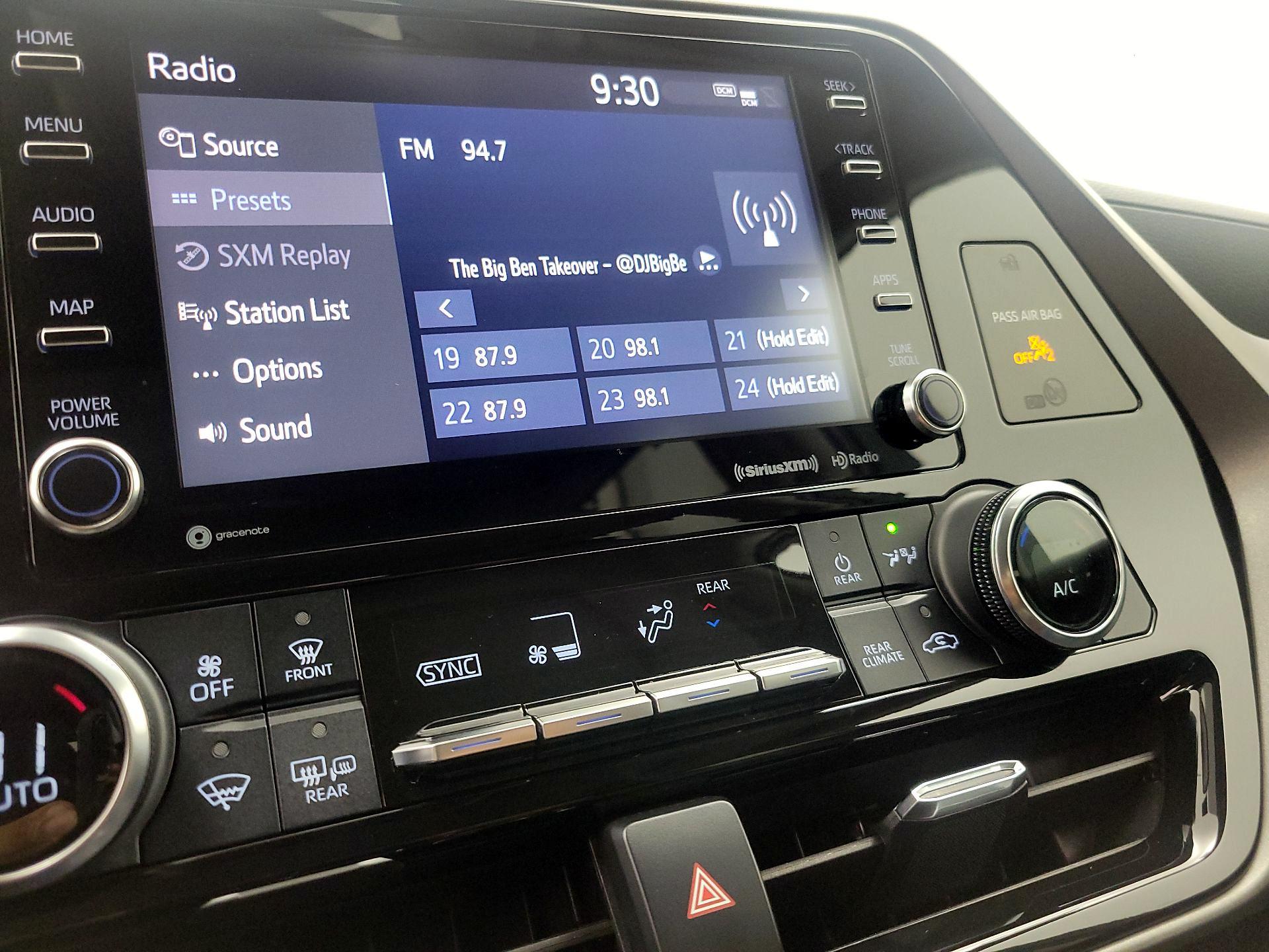 Thumbnail: 2022 Toyota Highlander - 15