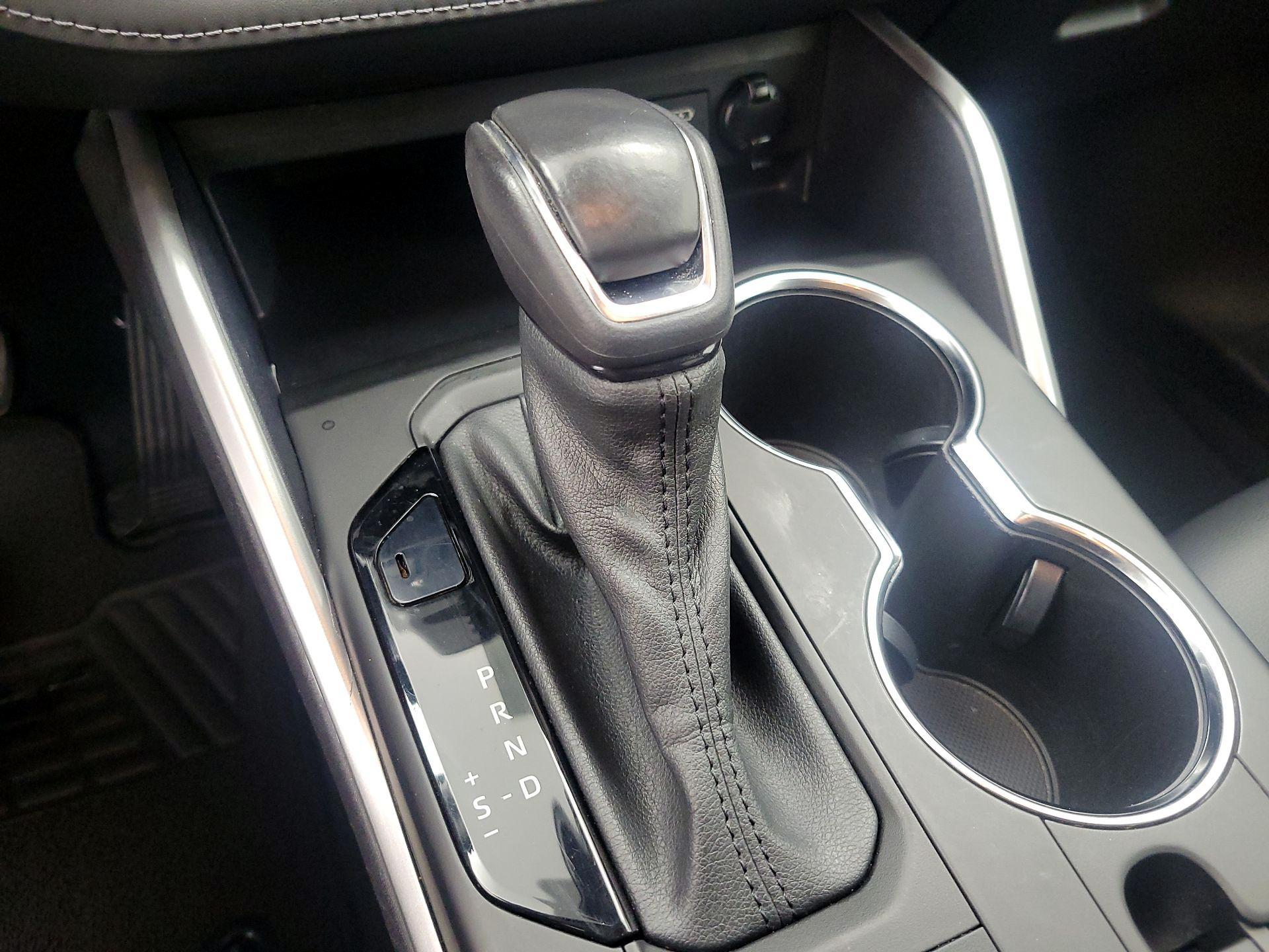 Thumbnail: 2022 Toyota Highlander - 17