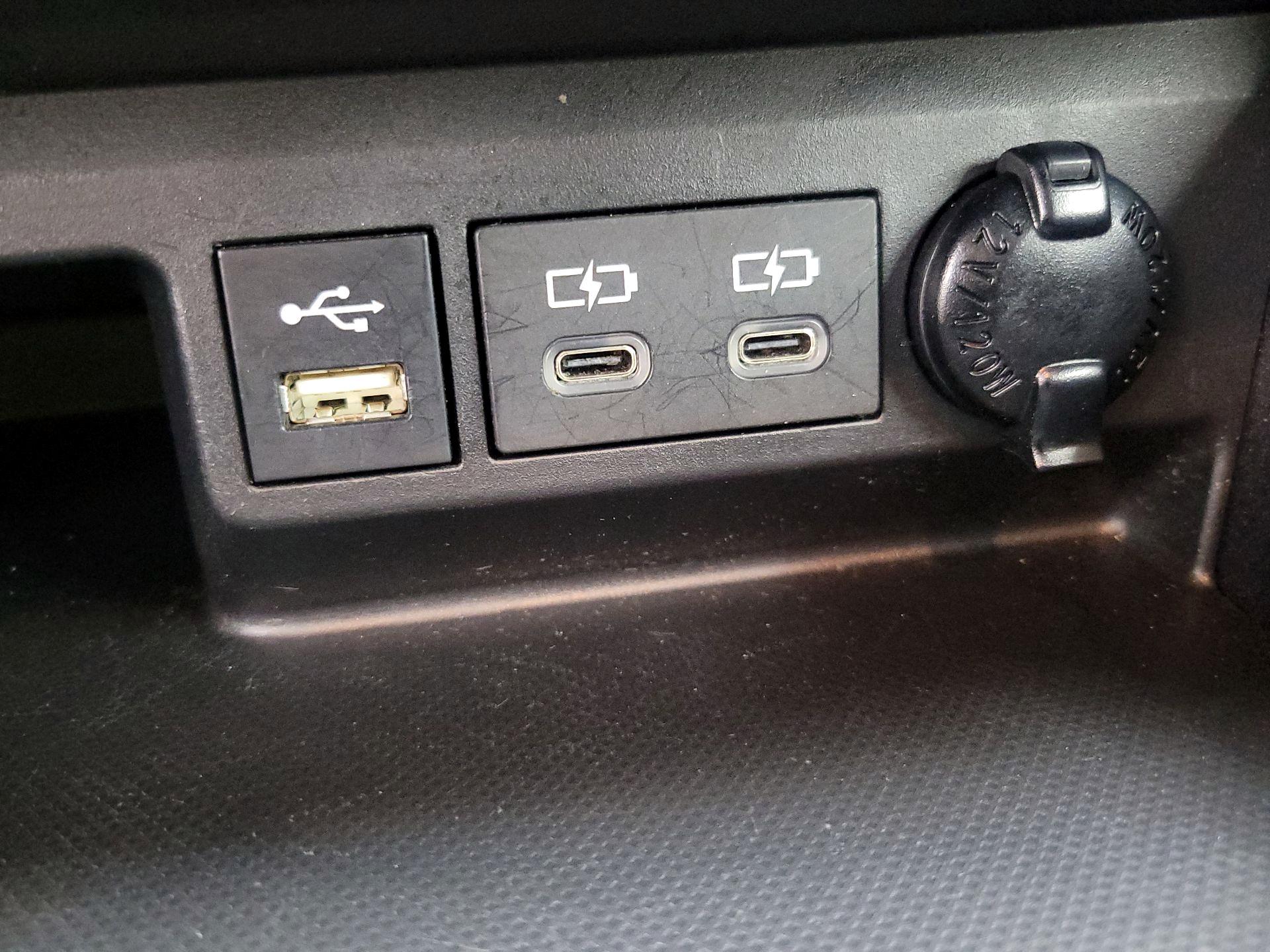 Thumbnail: 2022 Toyota Highlander - 18