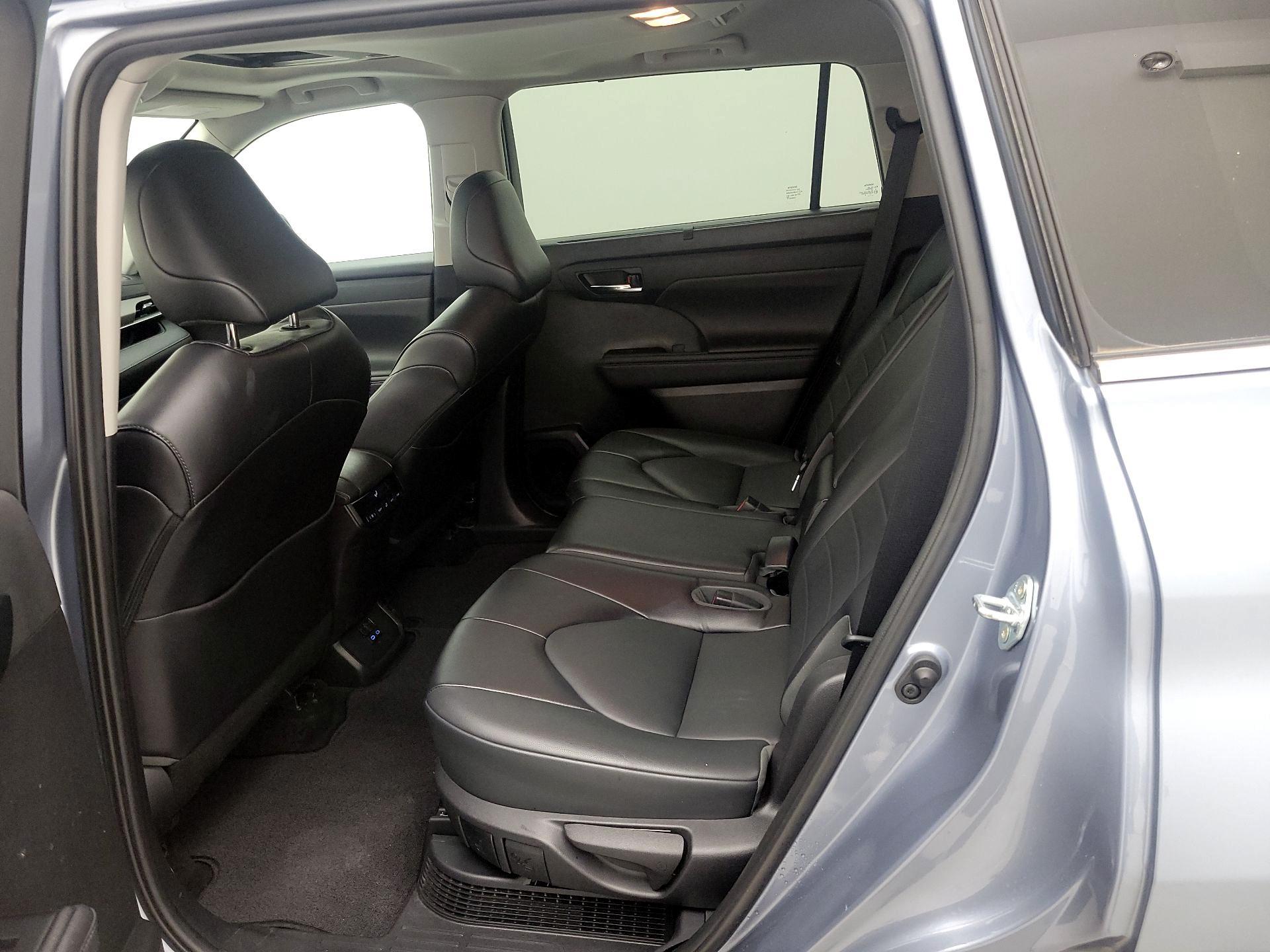 Thumbnail: 2022 Toyota Highlander - 20