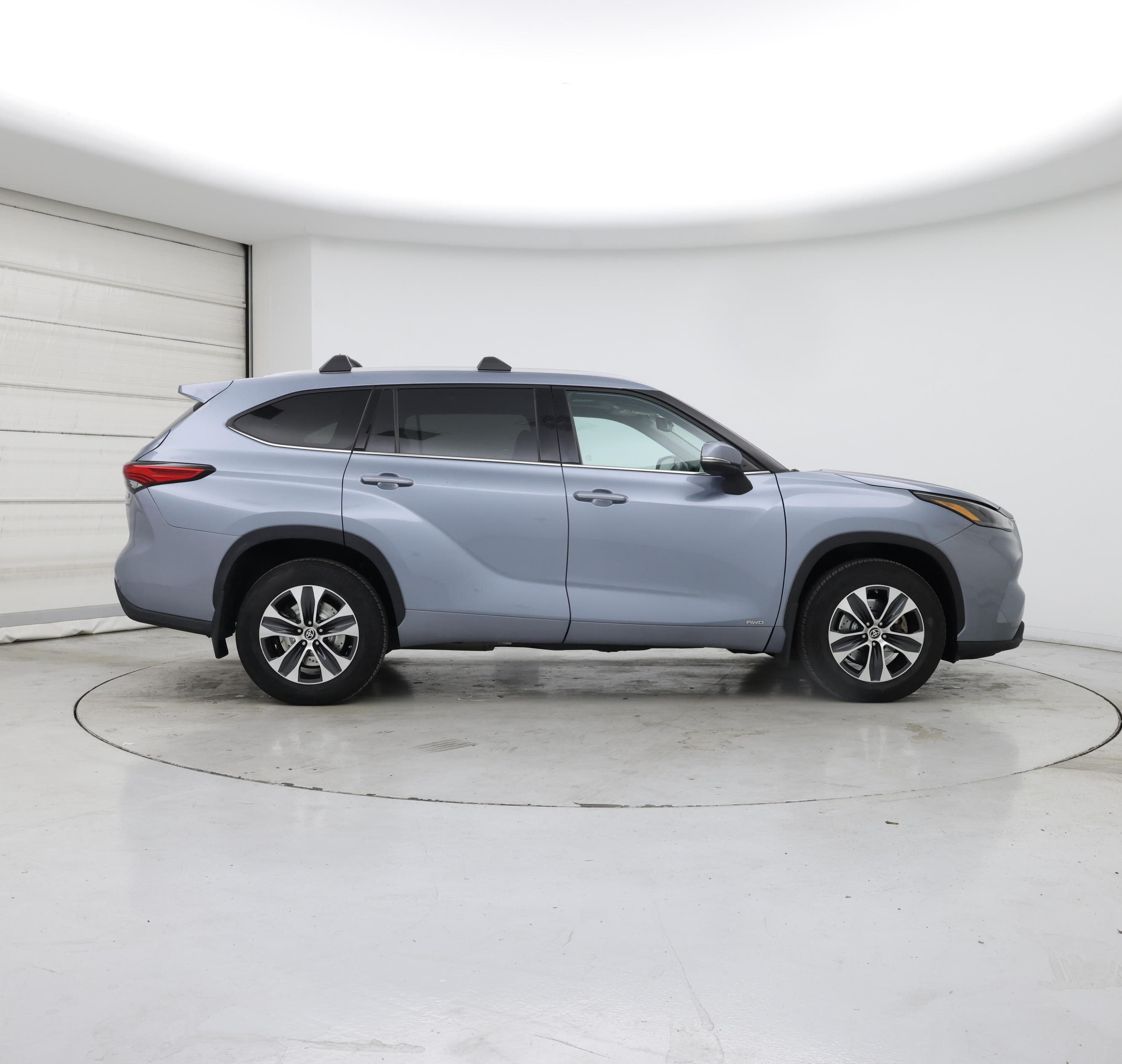 Thumbnail: 2022 Toyota Highlander - 7