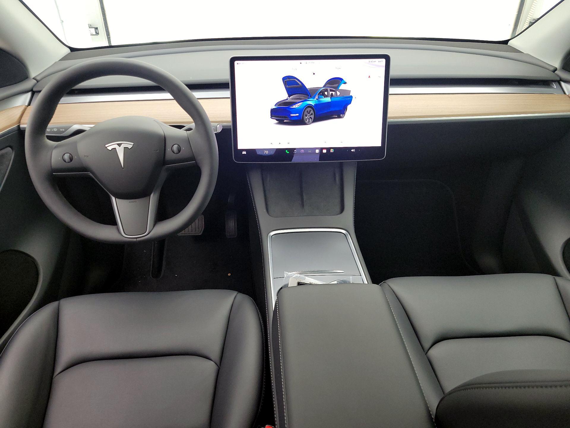 Thumbnail: 2025 Tesla Model Y - 9