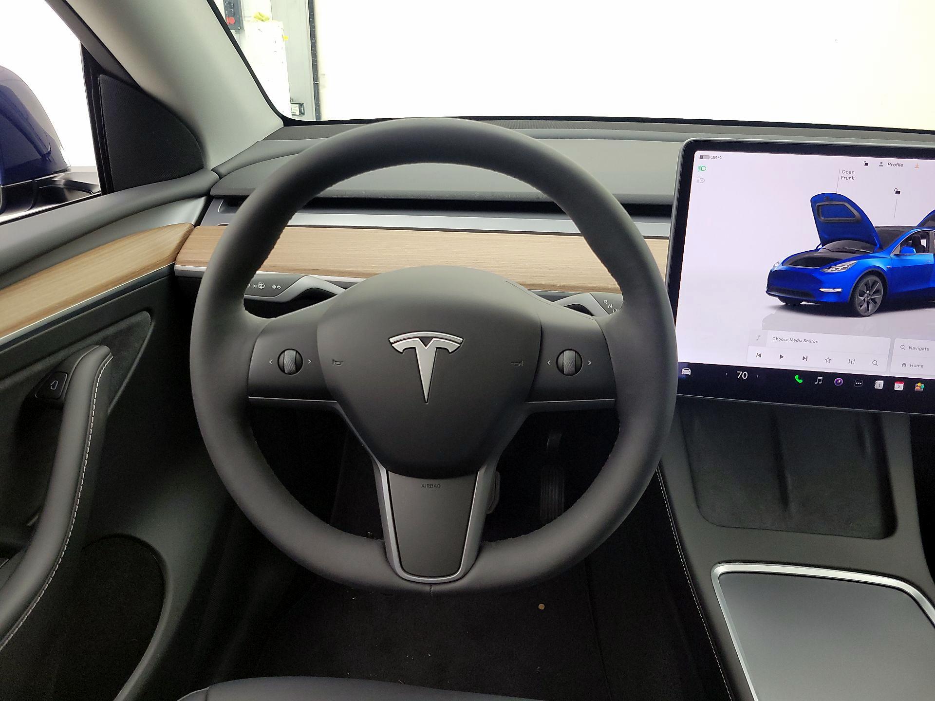 Thumbnail: 2025 Tesla Model Y - 10