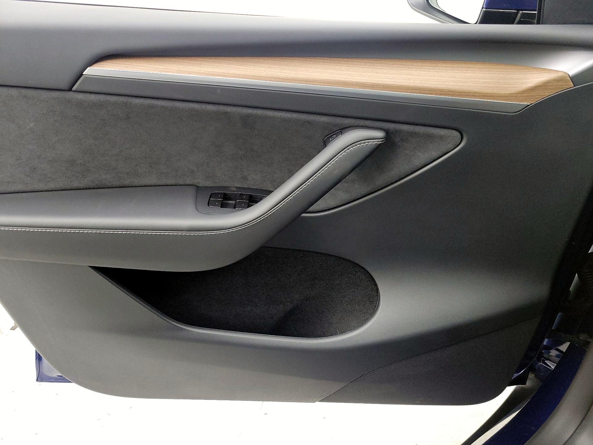 Thumbnail: 2025 Tesla Model Y - 12