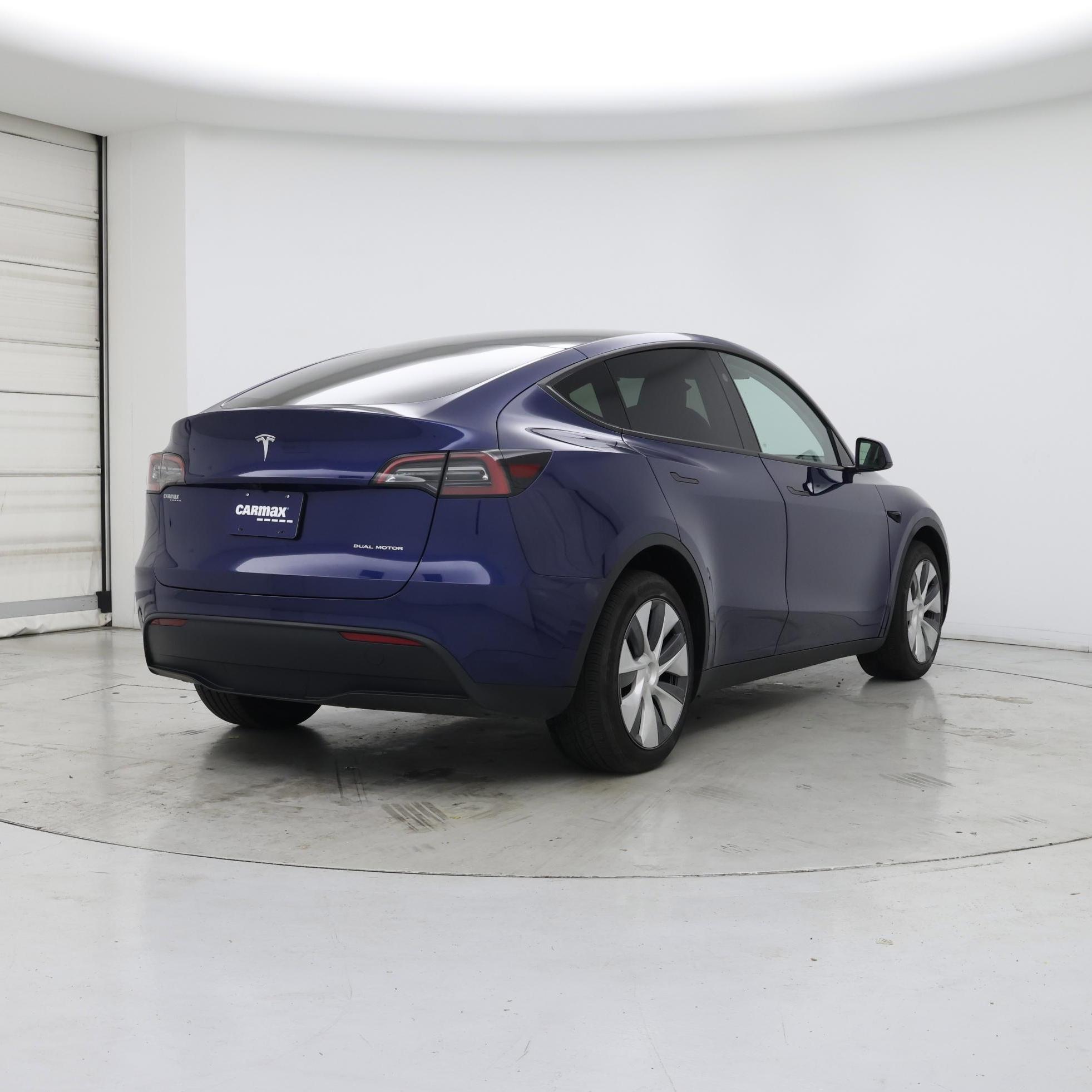 Thumbnail: 2025 Tesla Model Y - 8