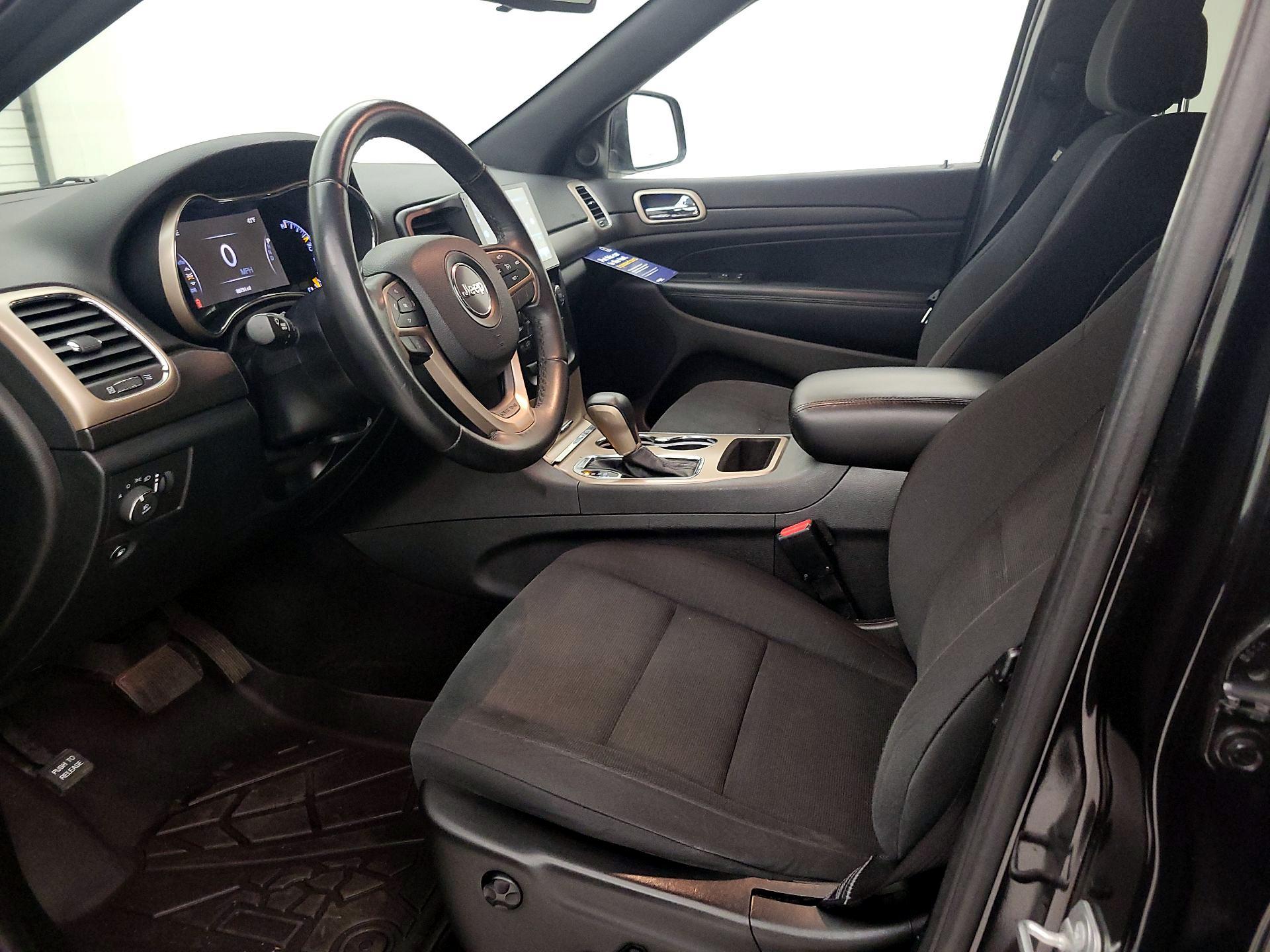 Thumbnail: 2016 Jeep Grand Cherokee - 11