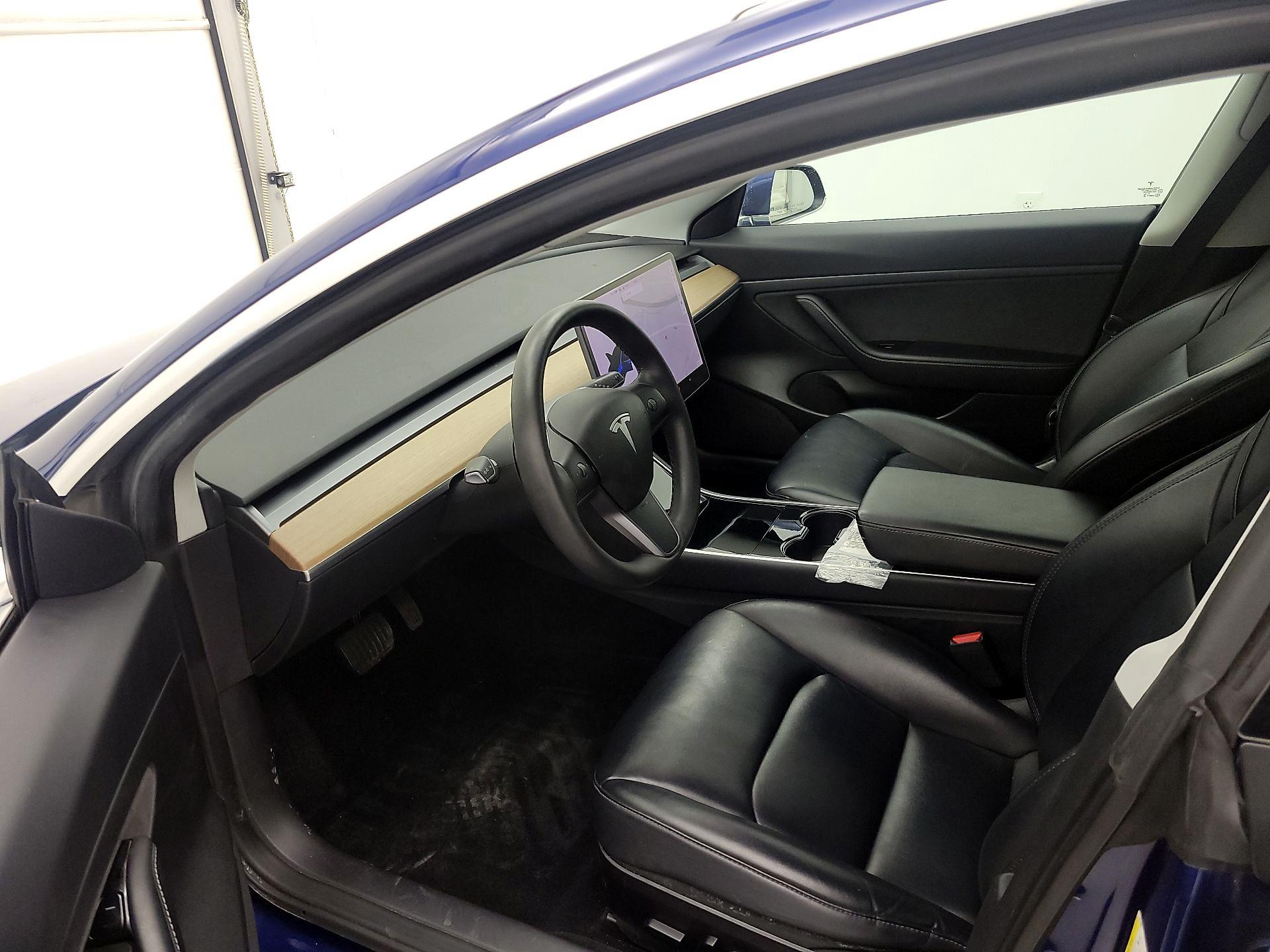 Thumbnail: 2020 Tesla Model 3 - 11