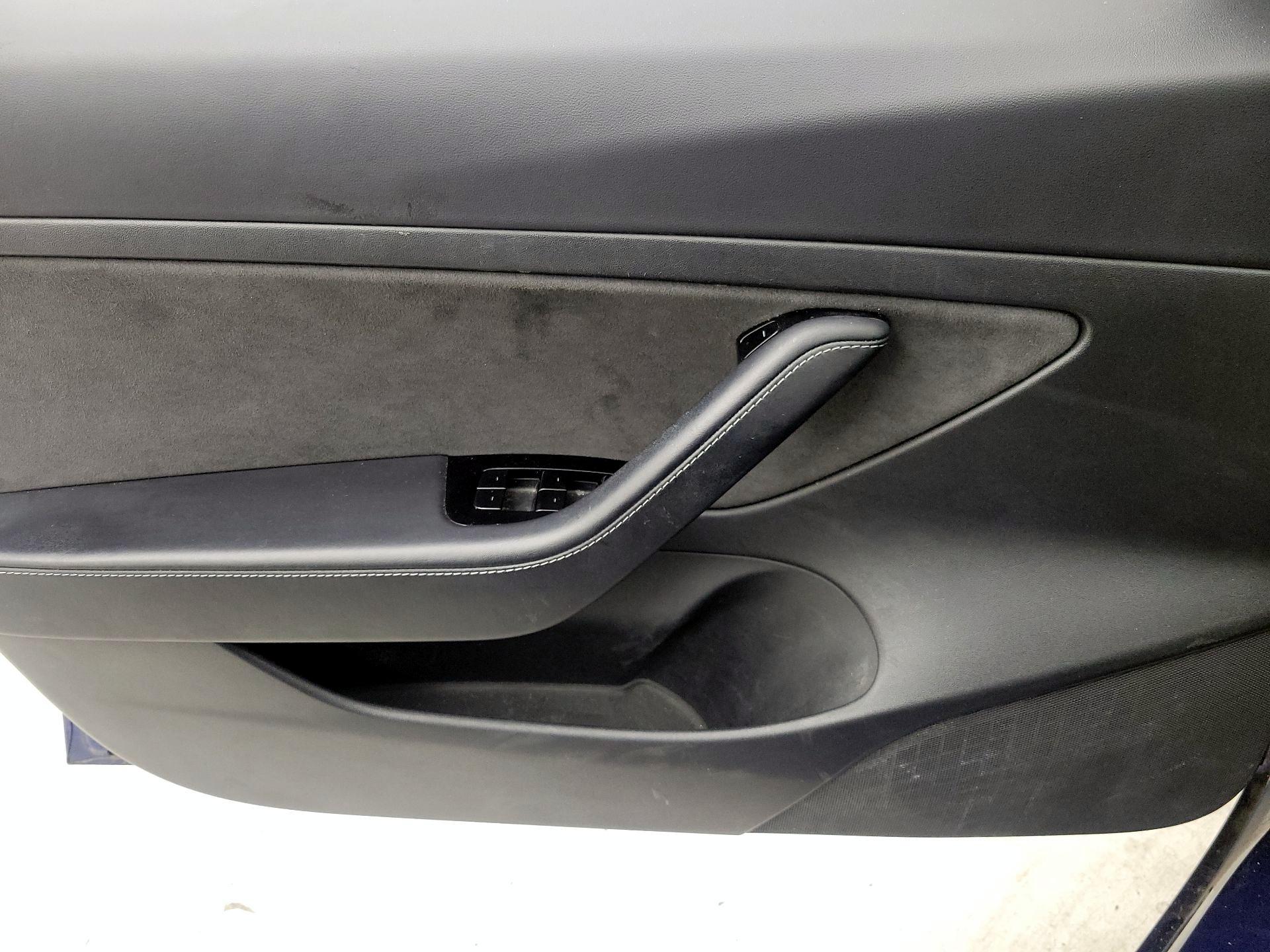 Thumbnail: 2020 Tesla Model 3 - 12