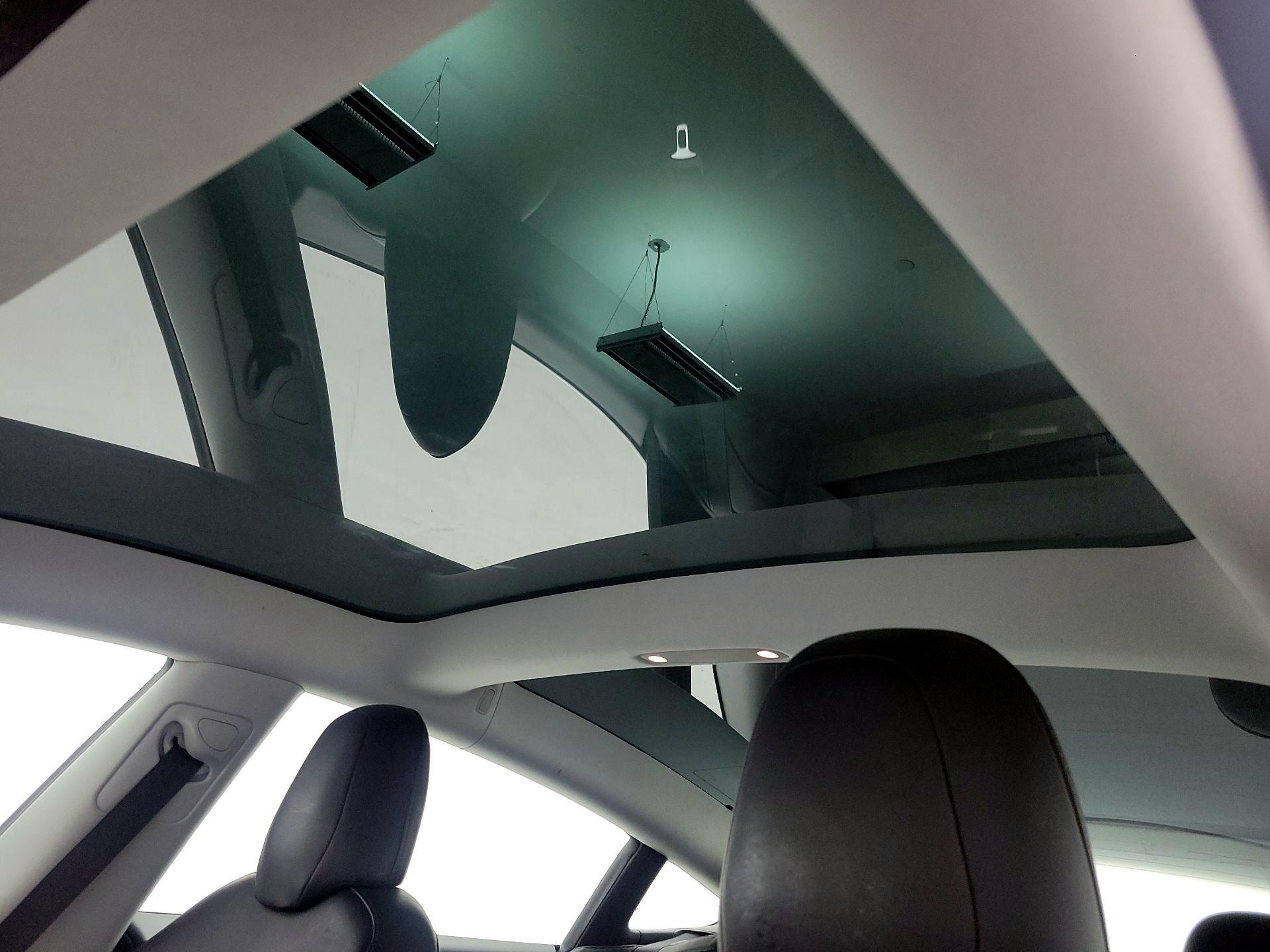 Thumbnail: 2020 Tesla Model 3 - 18