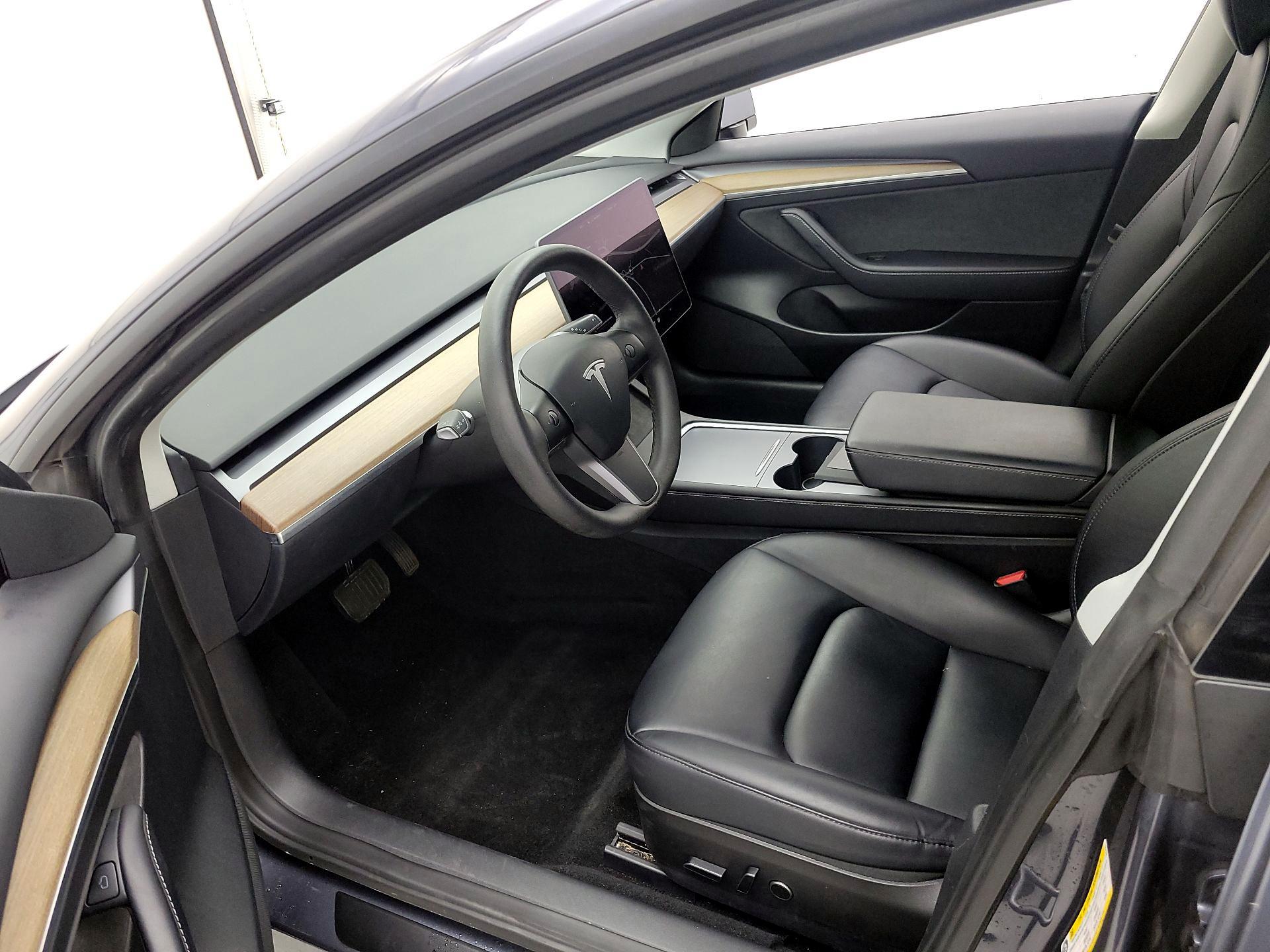 Thumbnail: 2023 Tesla Model 3 - 11