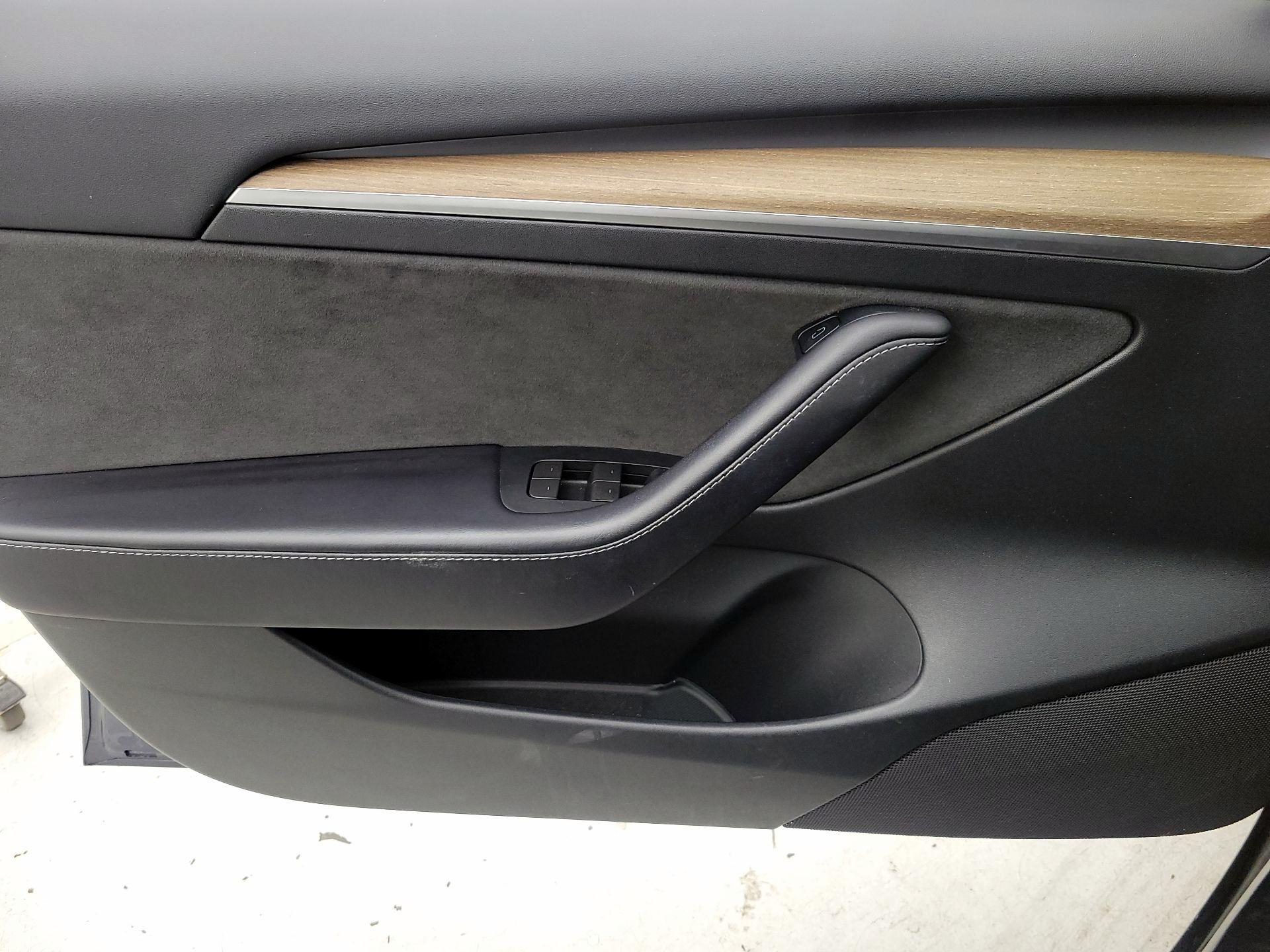 Thumbnail: 2023 Tesla Model 3 - 12