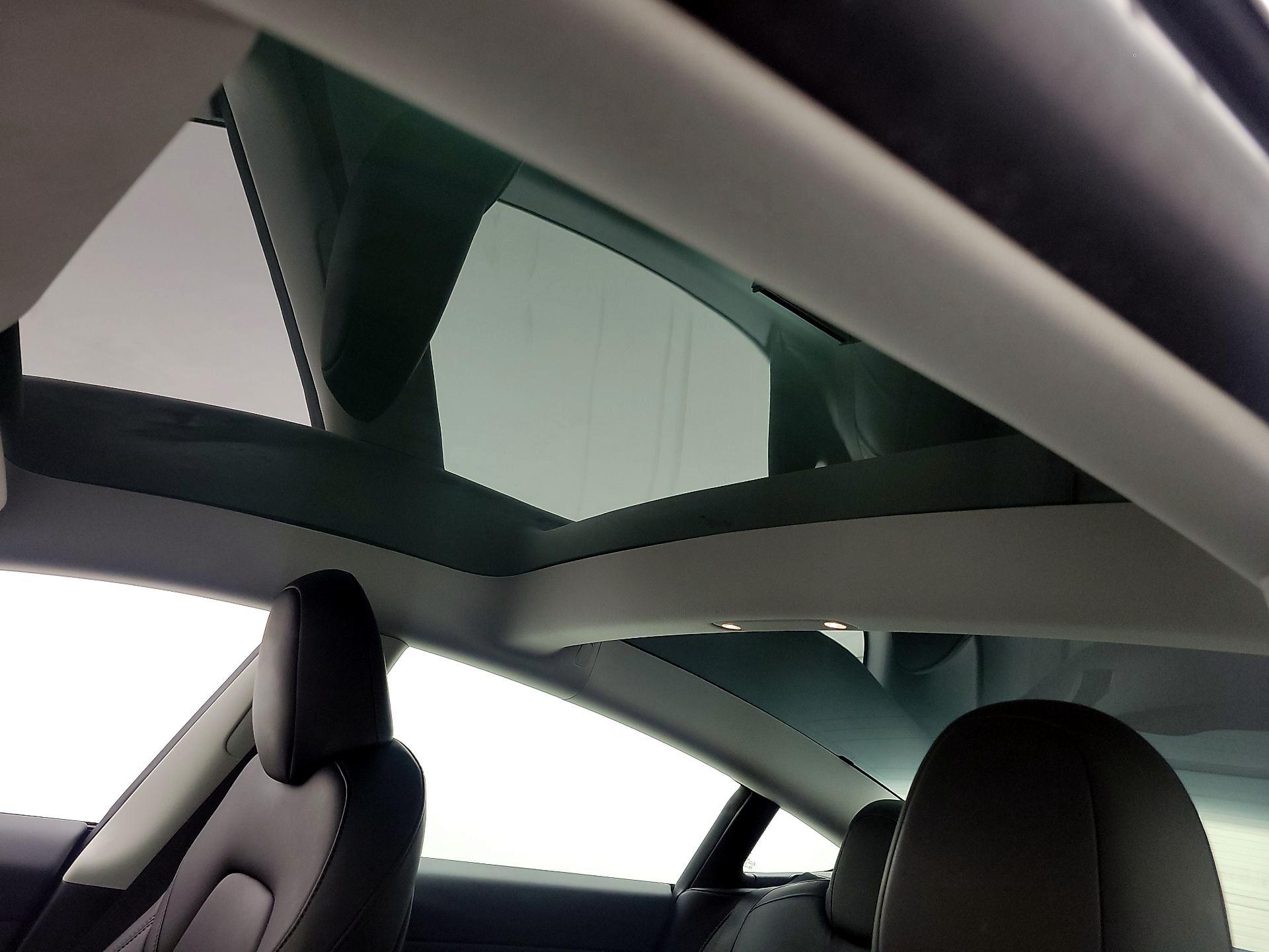 Thumbnail: 2023 Tesla Model 3 - 18