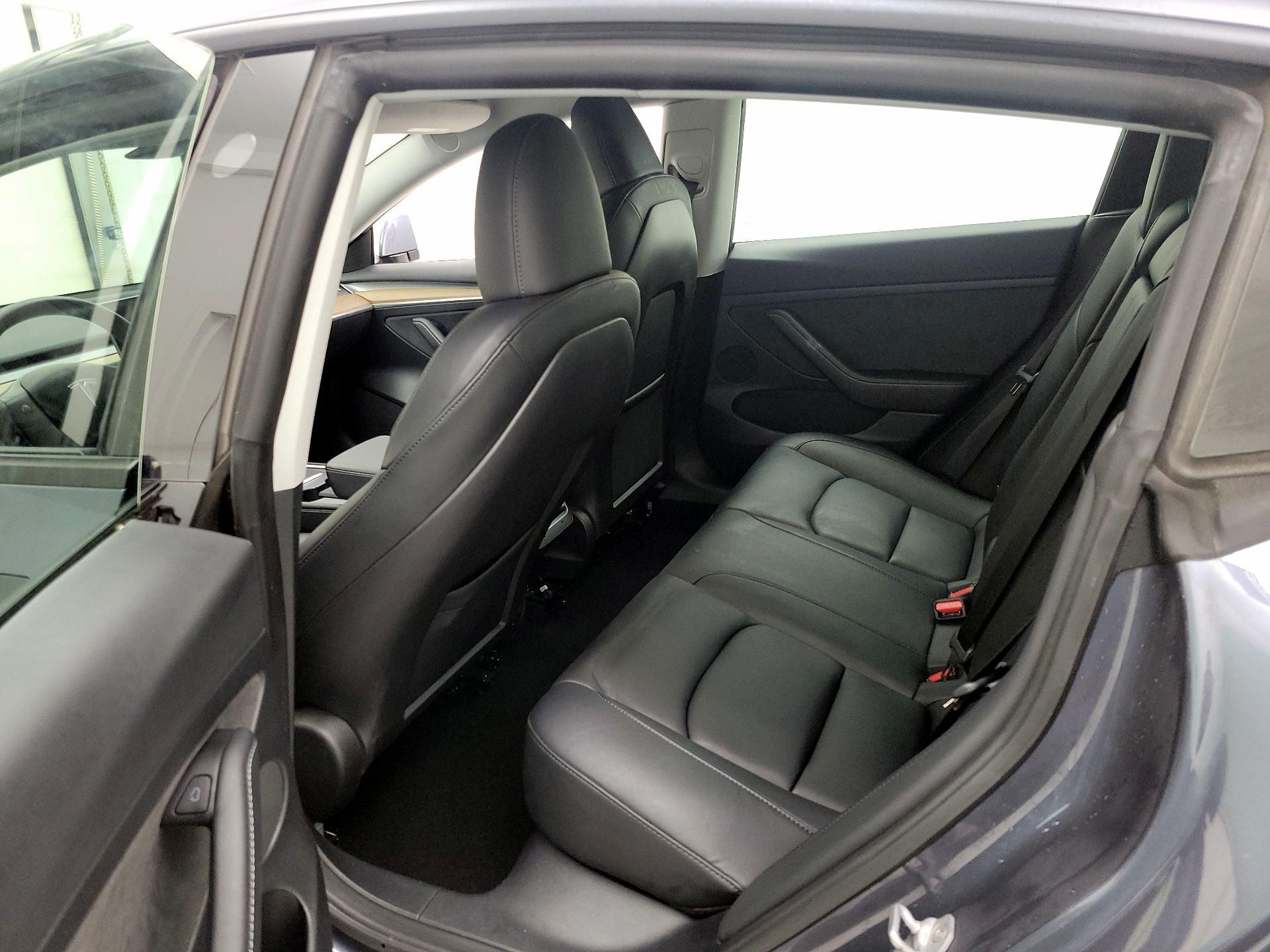 Thumbnail: 2023 Tesla Model 3 - 19