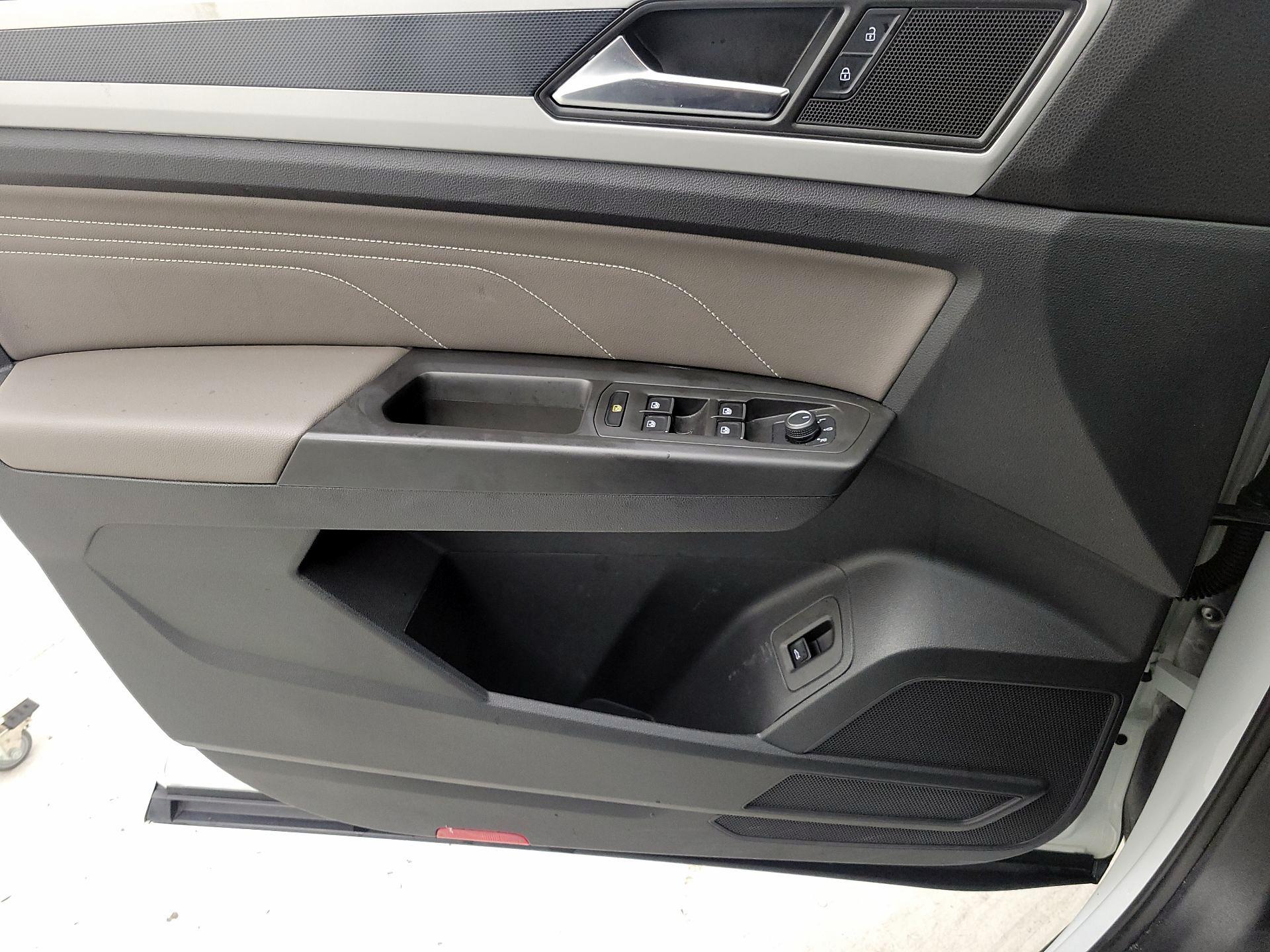 Thumbnail: 2023 Volkswagen Atlas - 12