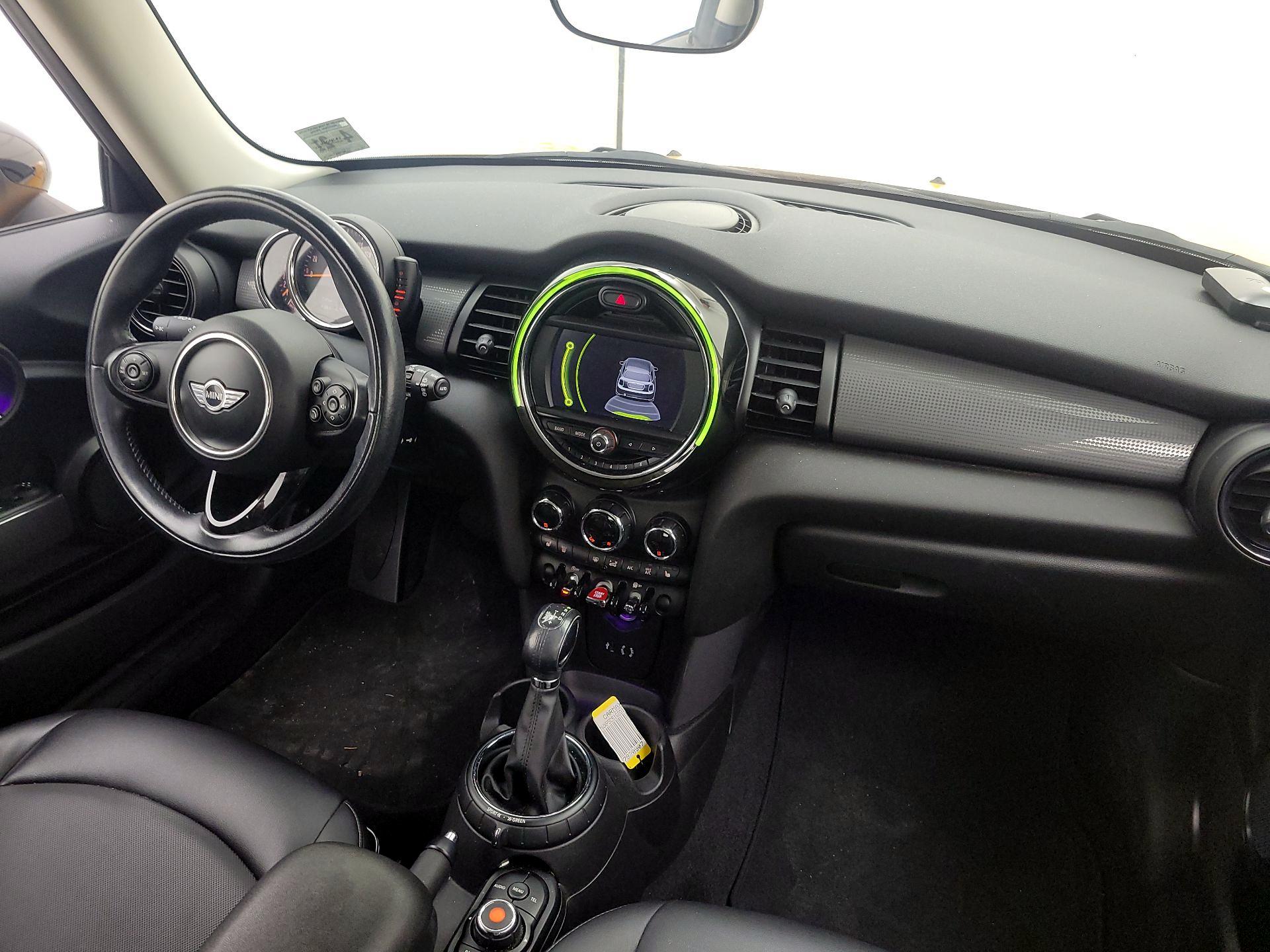 Thumbnail: 2016 MINI Cooper Hardtop - 9