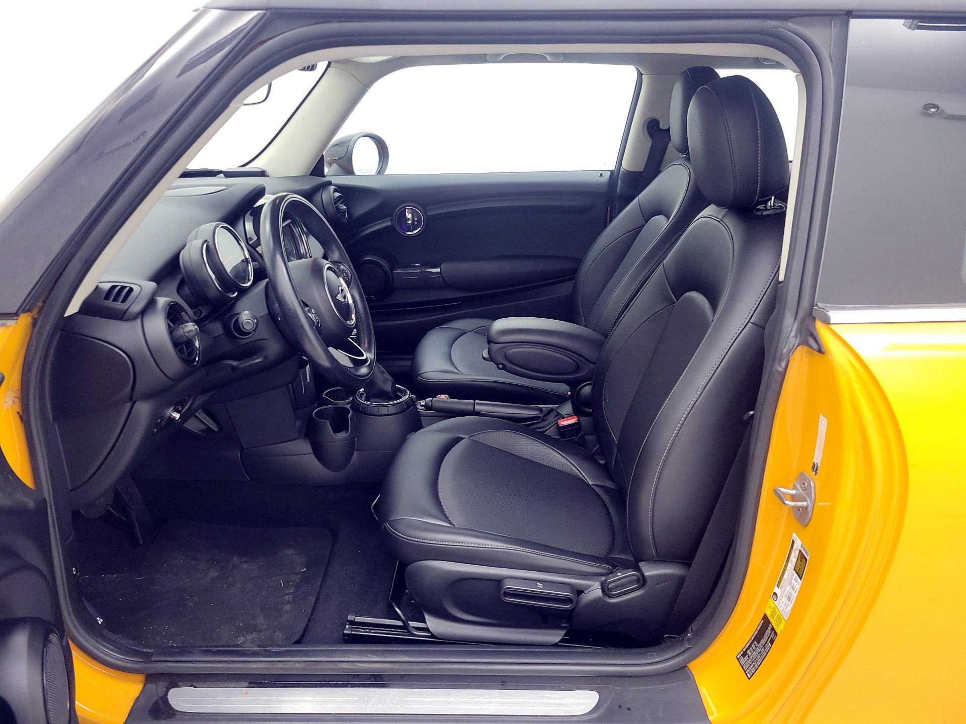 Thumbnail: 2016 MINI Cooper Hardtop - 11