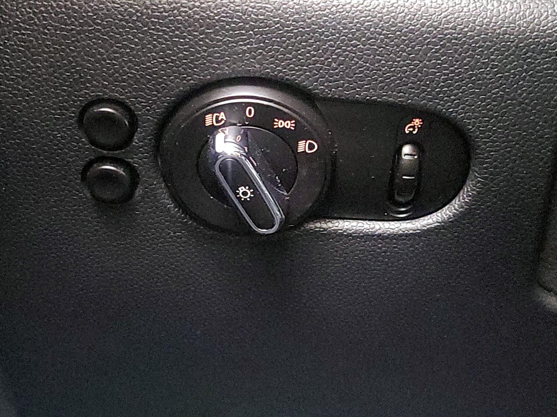 Thumbnail: 2016 MINI Cooper Hardtop - 13