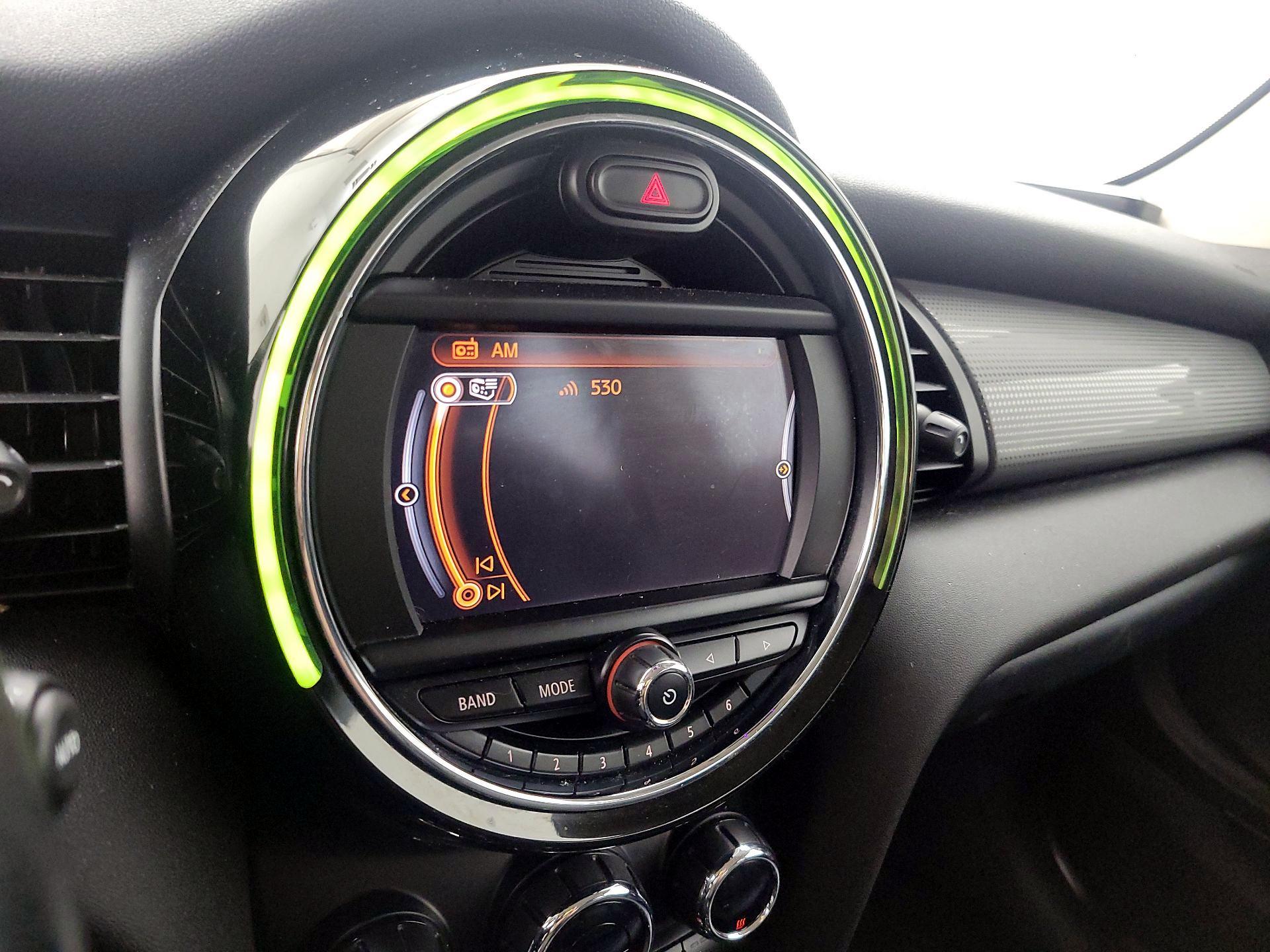 Thumbnail: 2016 MINI Cooper Hardtop - 15