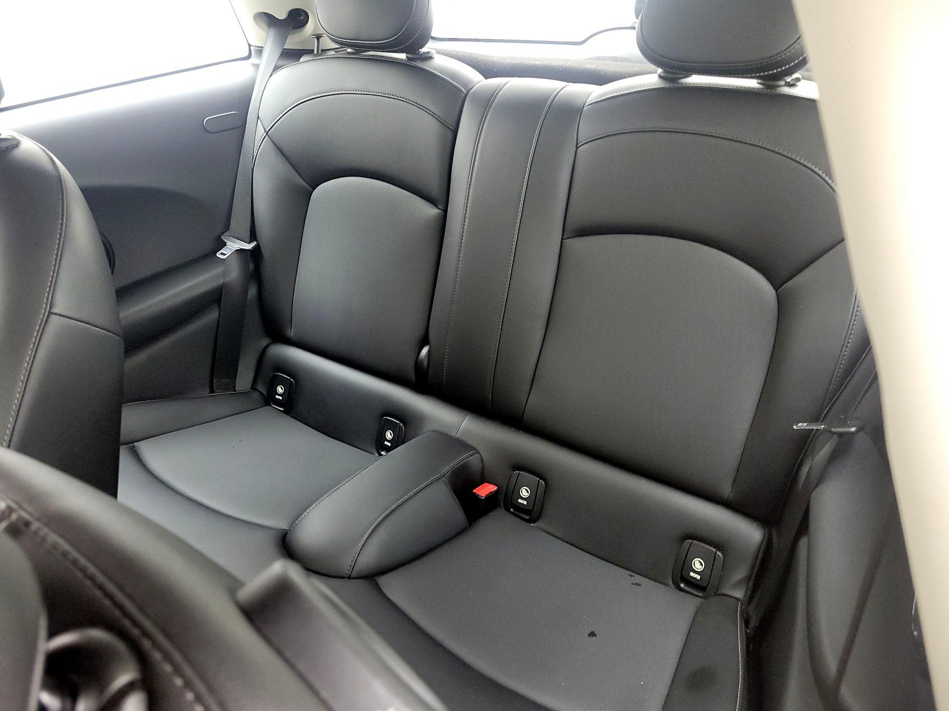 Thumbnail: 2016 MINI Cooper Hardtop - 19