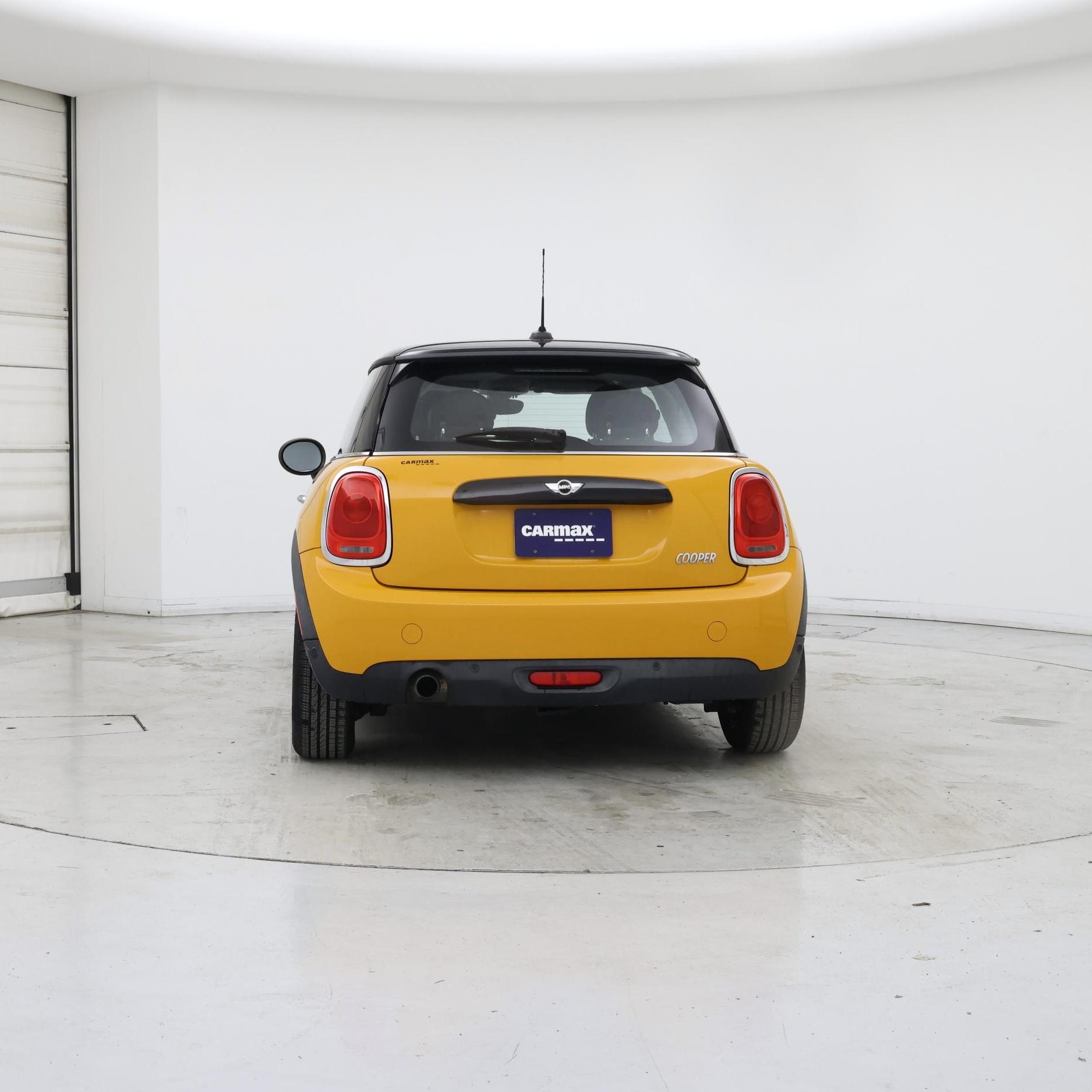 Thumbnail: 2016 MINI Cooper Hardtop - 6