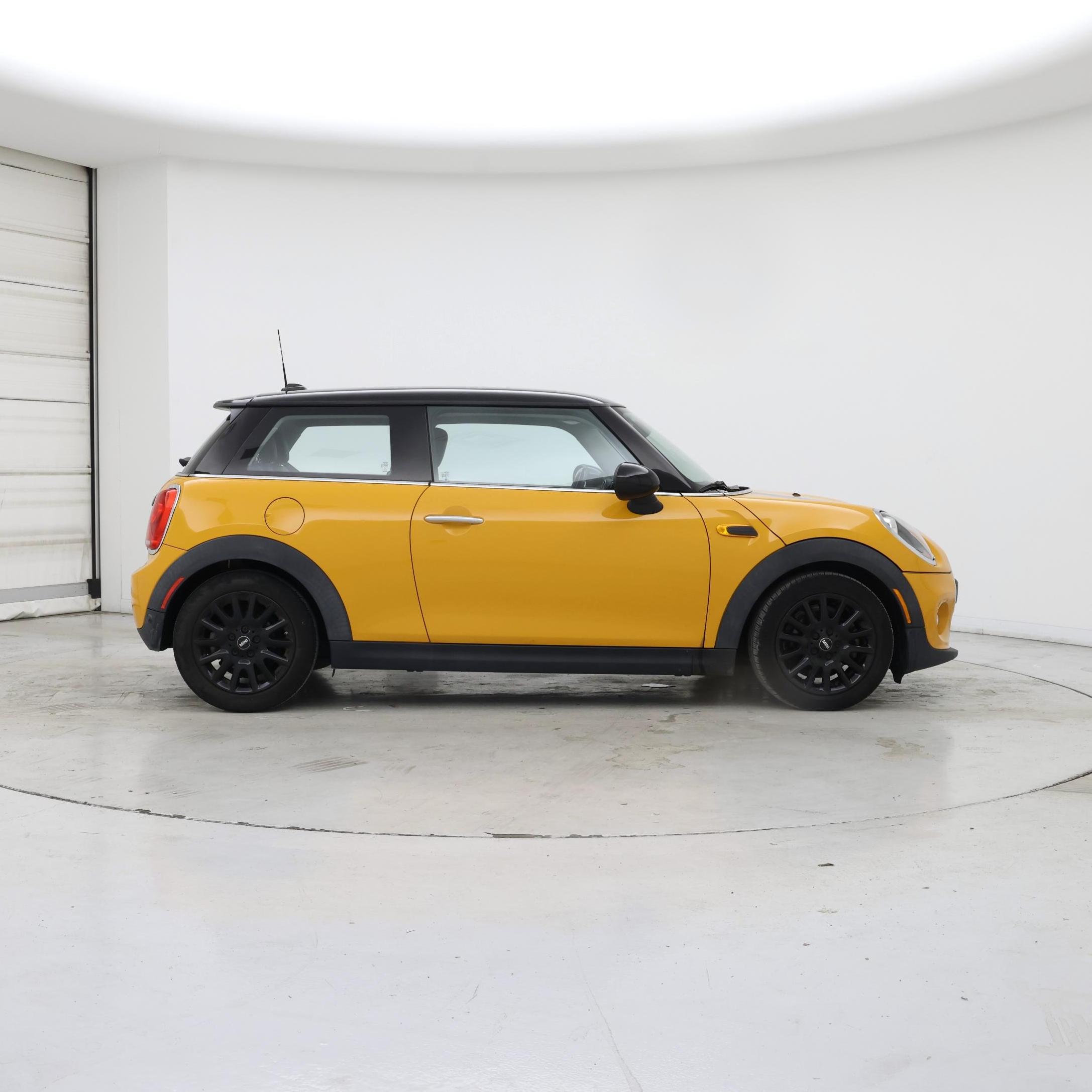 Thumbnail: 2016 MINI Cooper Hardtop - 7