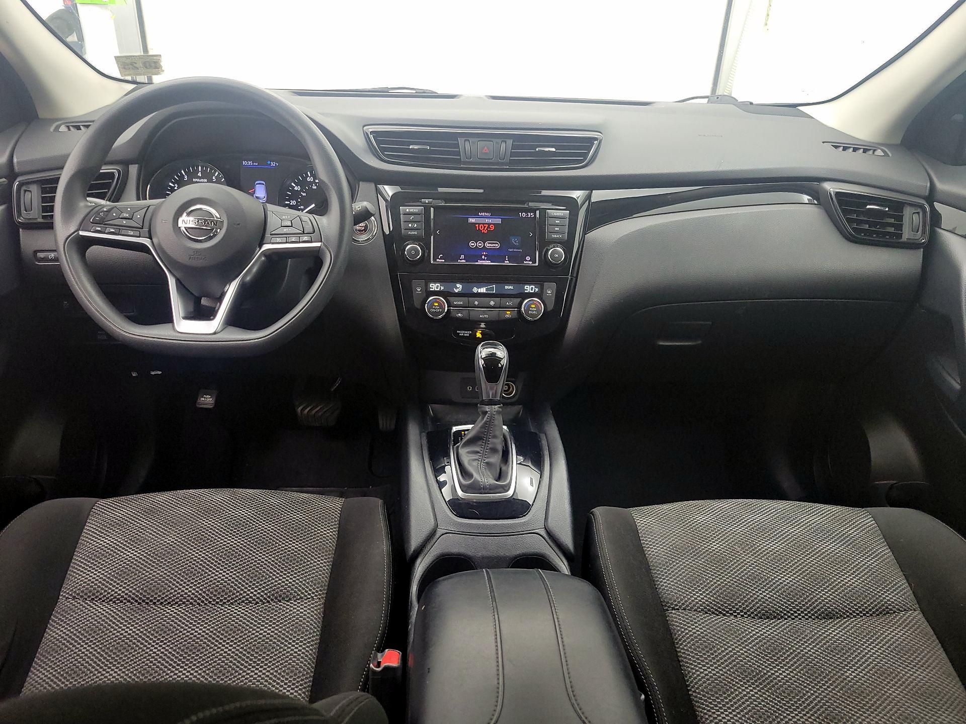 Thumbnail: 2020 Nissan Rogue Sport - 9