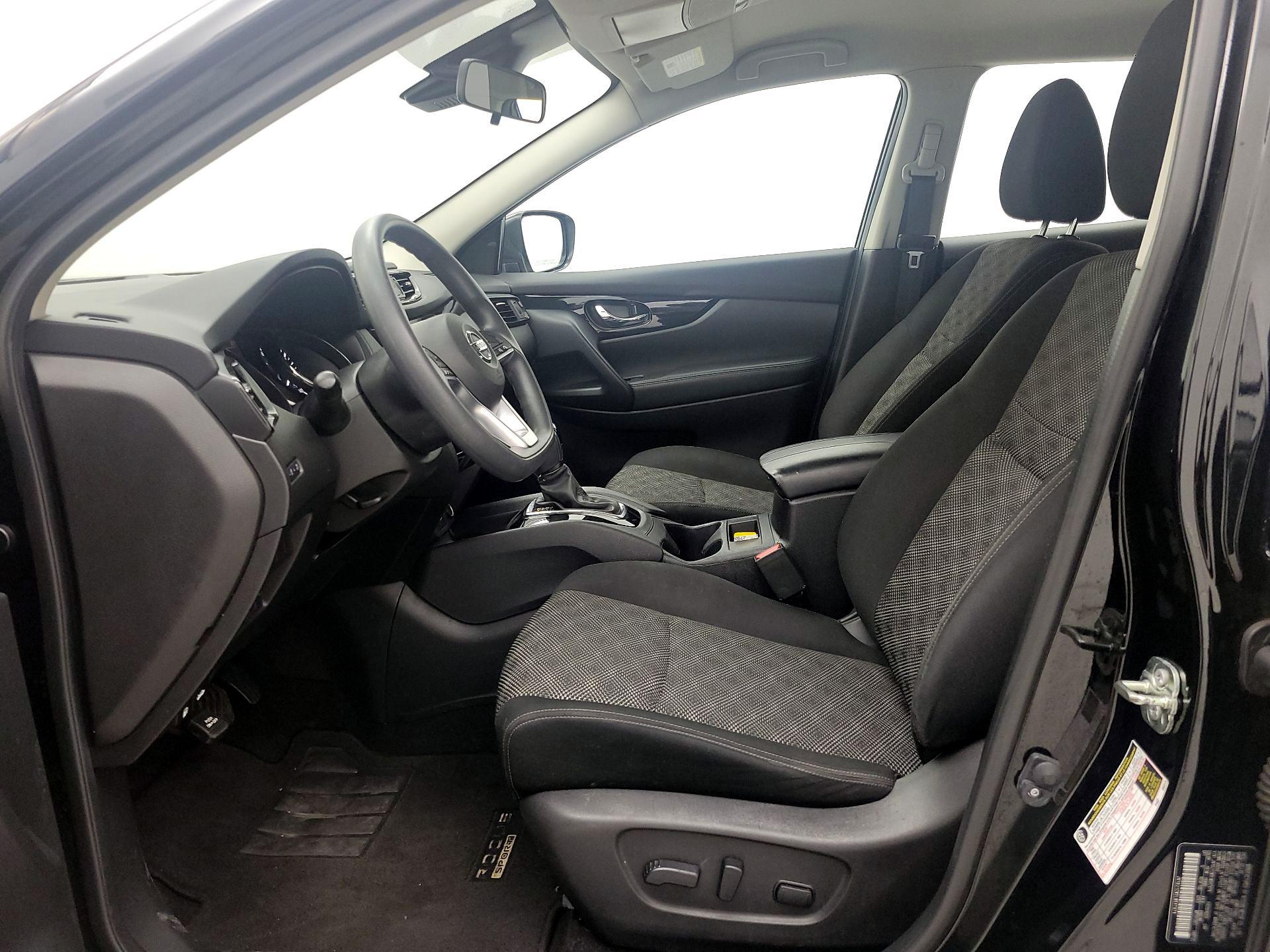 Thumbnail: 2020 Nissan Rogue Sport - 11