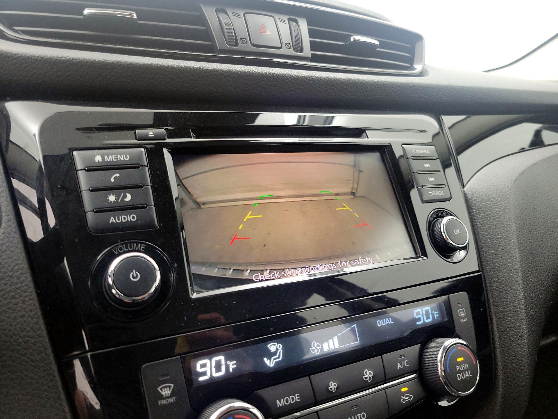 Thumbnail: 2020 Nissan Rogue Sport - 14