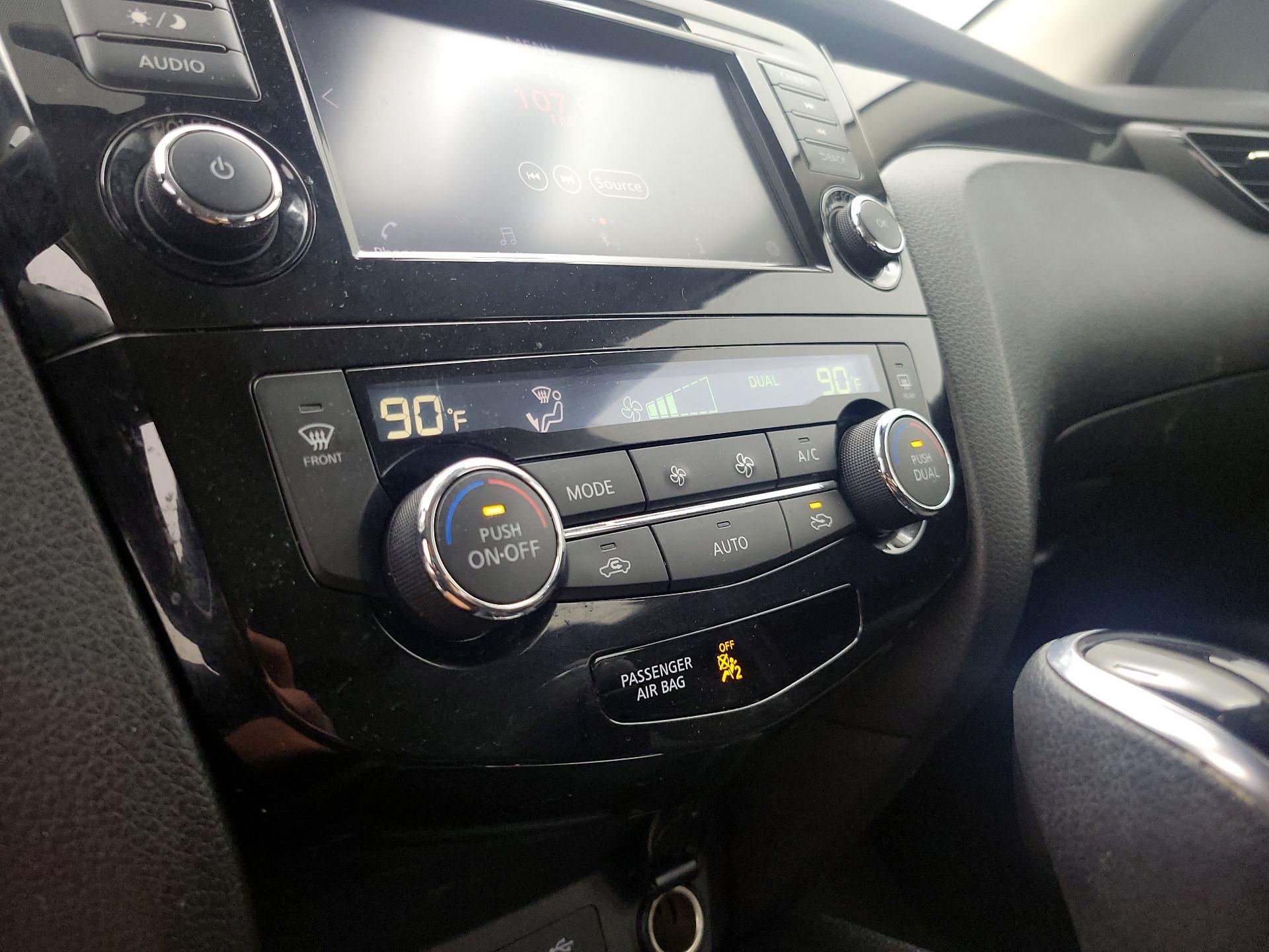 Thumbnail: 2020 Nissan Rogue Sport - 16