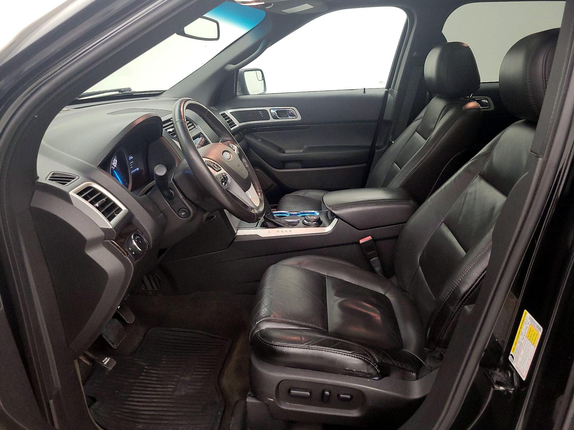 Thumbnail: 2015 Ford Explorer - 11