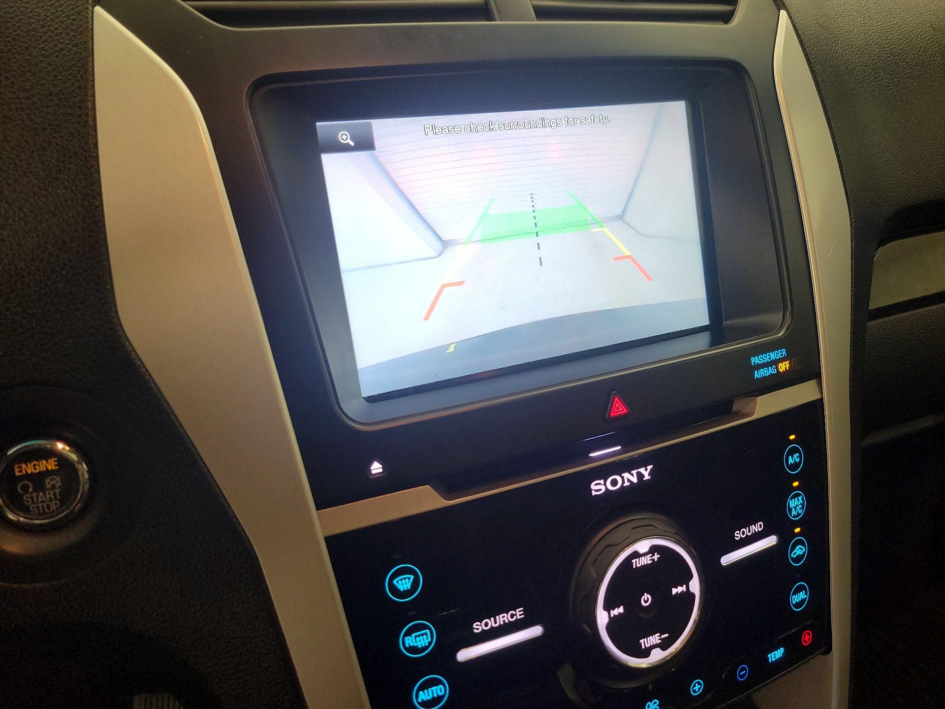 Thumbnail: 2015 Ford Explorer - 14