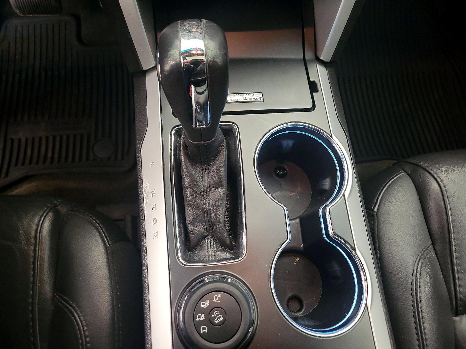 Thumbnail: 2015 Ford Explorer - 17