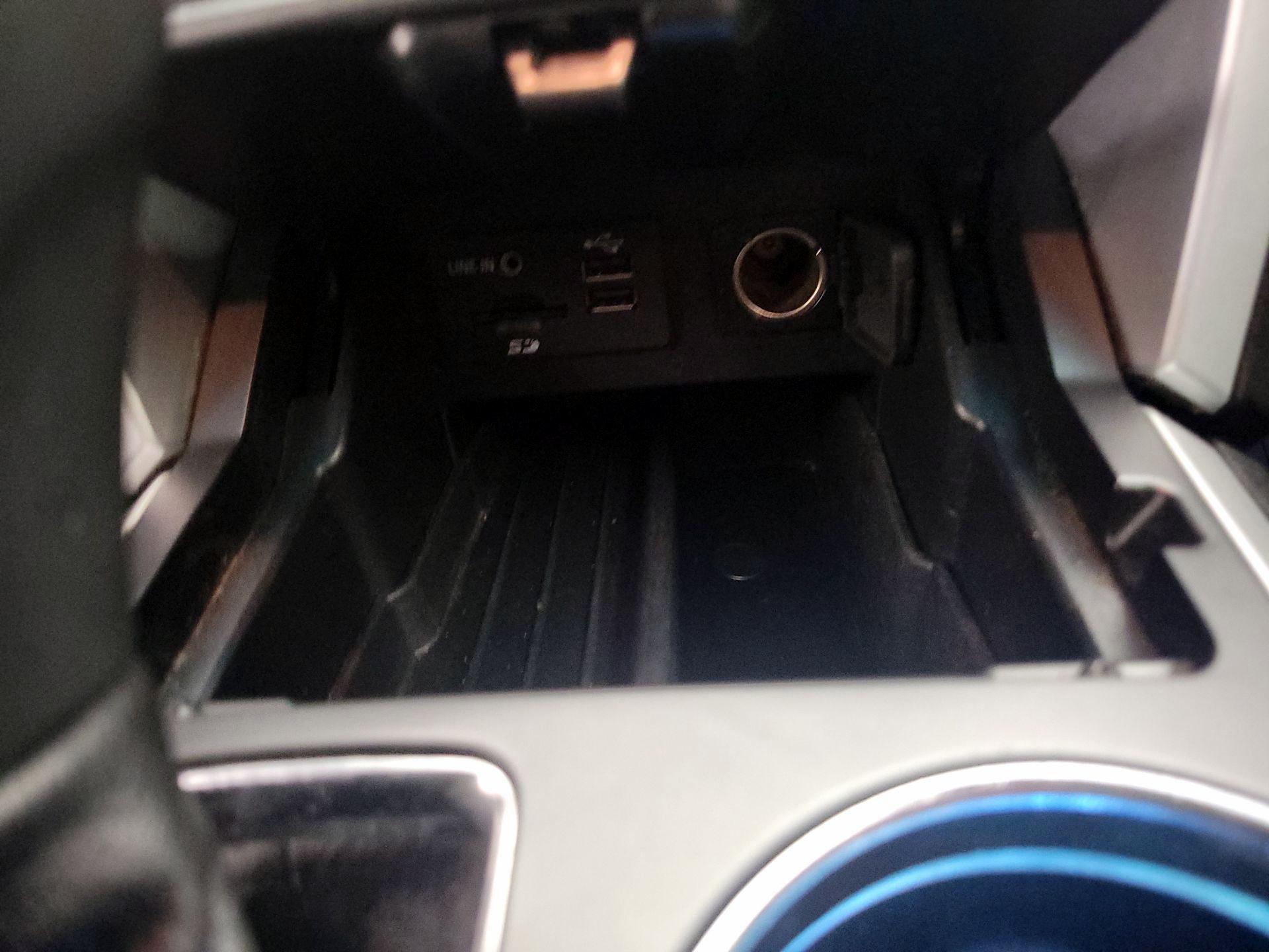 Thumbnail: 2015 Ford Explorer - 18