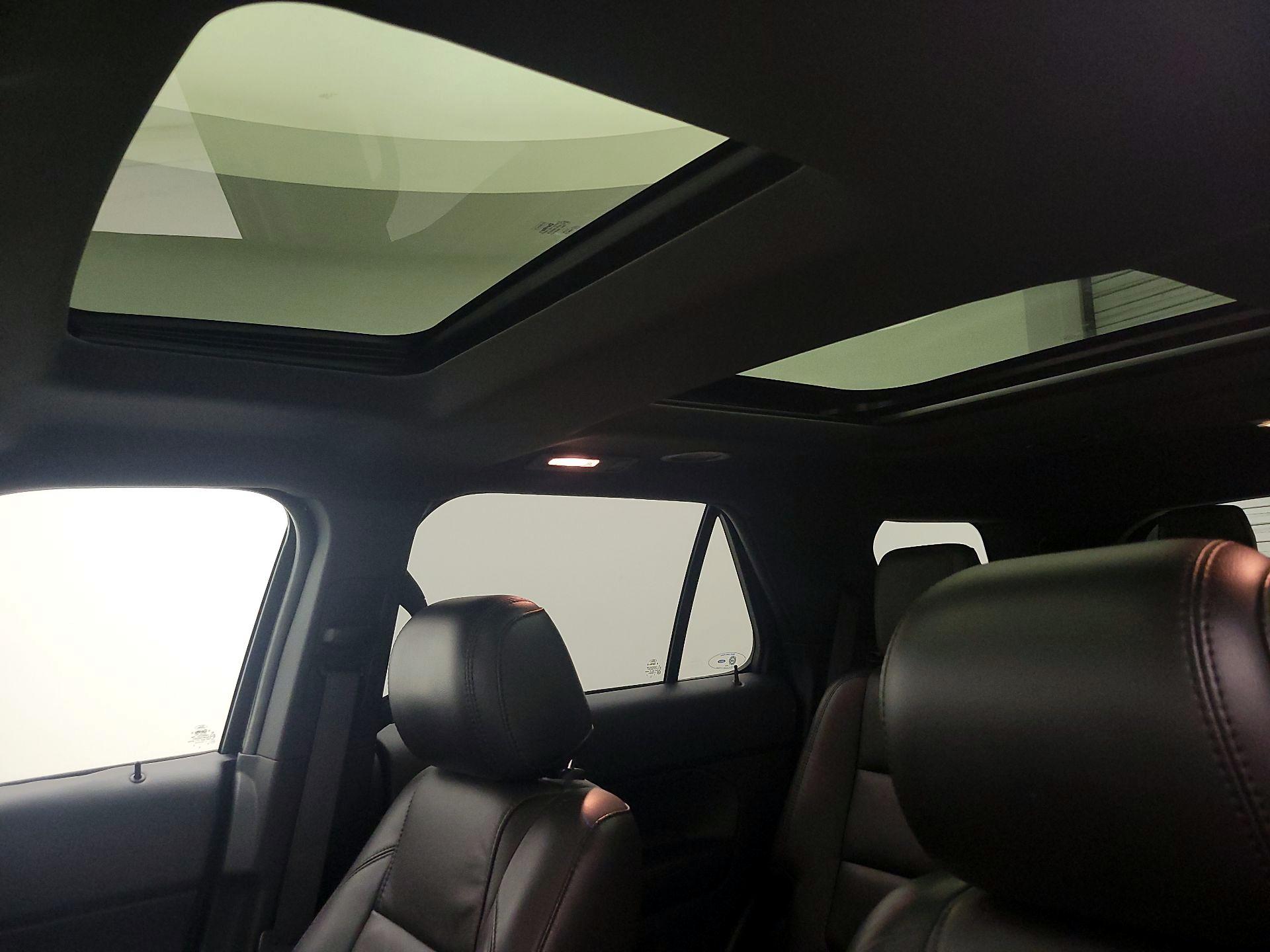 Thumbnail: 2015 Ford Explorer - 19