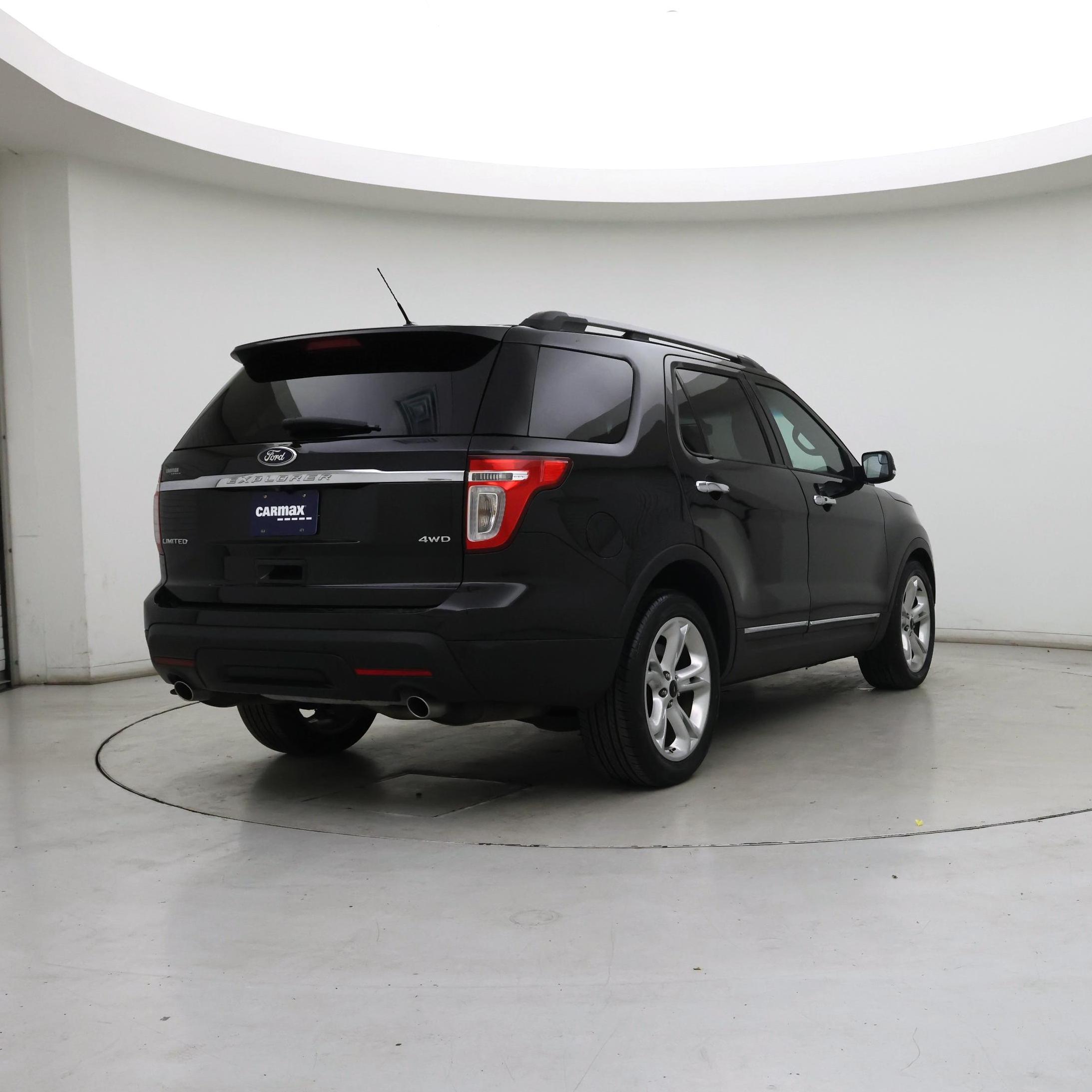 Thumbnail: 2015 Ford Explorer - 8