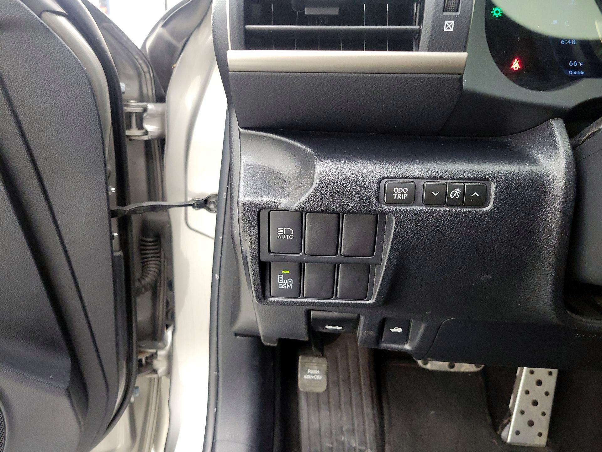 Thumbnail: 2017 Lexus IS - 13