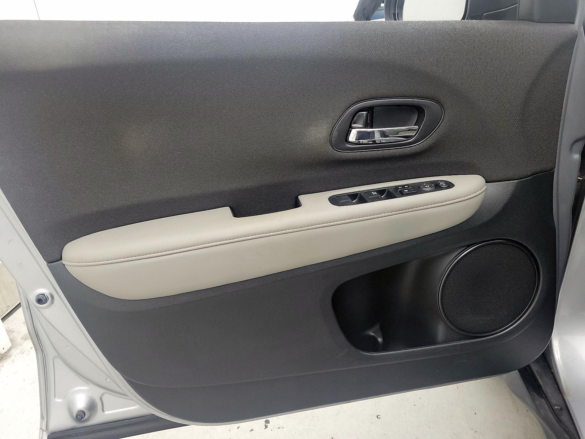 Thumbnail: 2019 Honda HR-V - 12