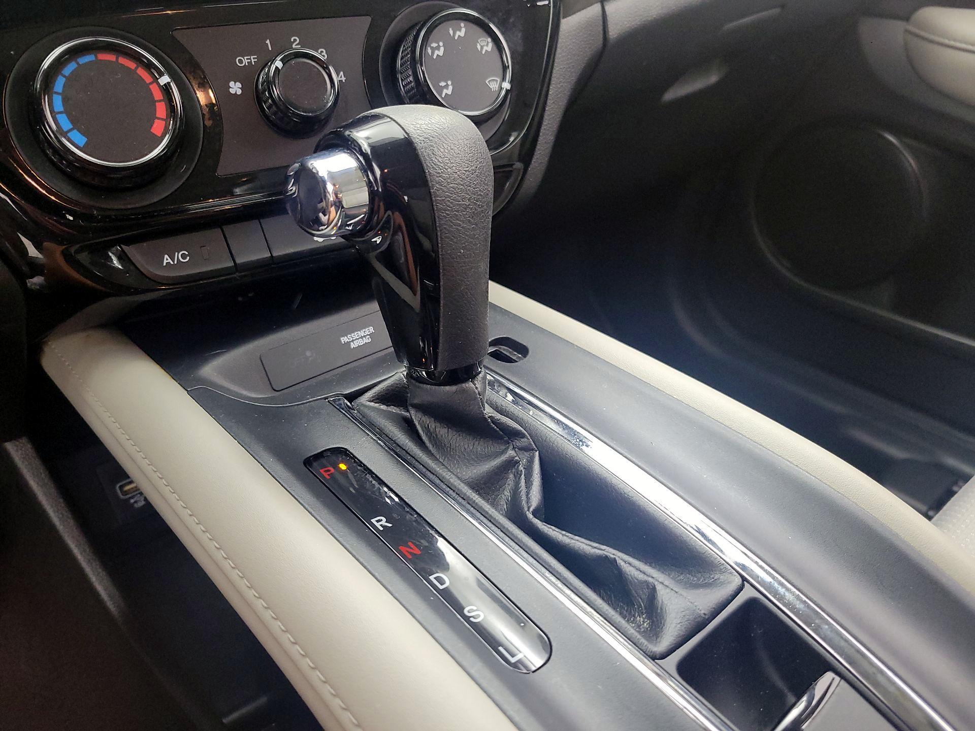 Thumbnail: 2019 Honda HR-V - 16