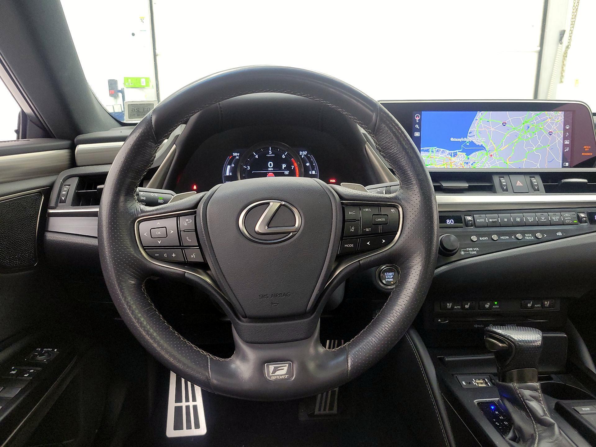 Thumbnail: 2020 Lexus ES - 10