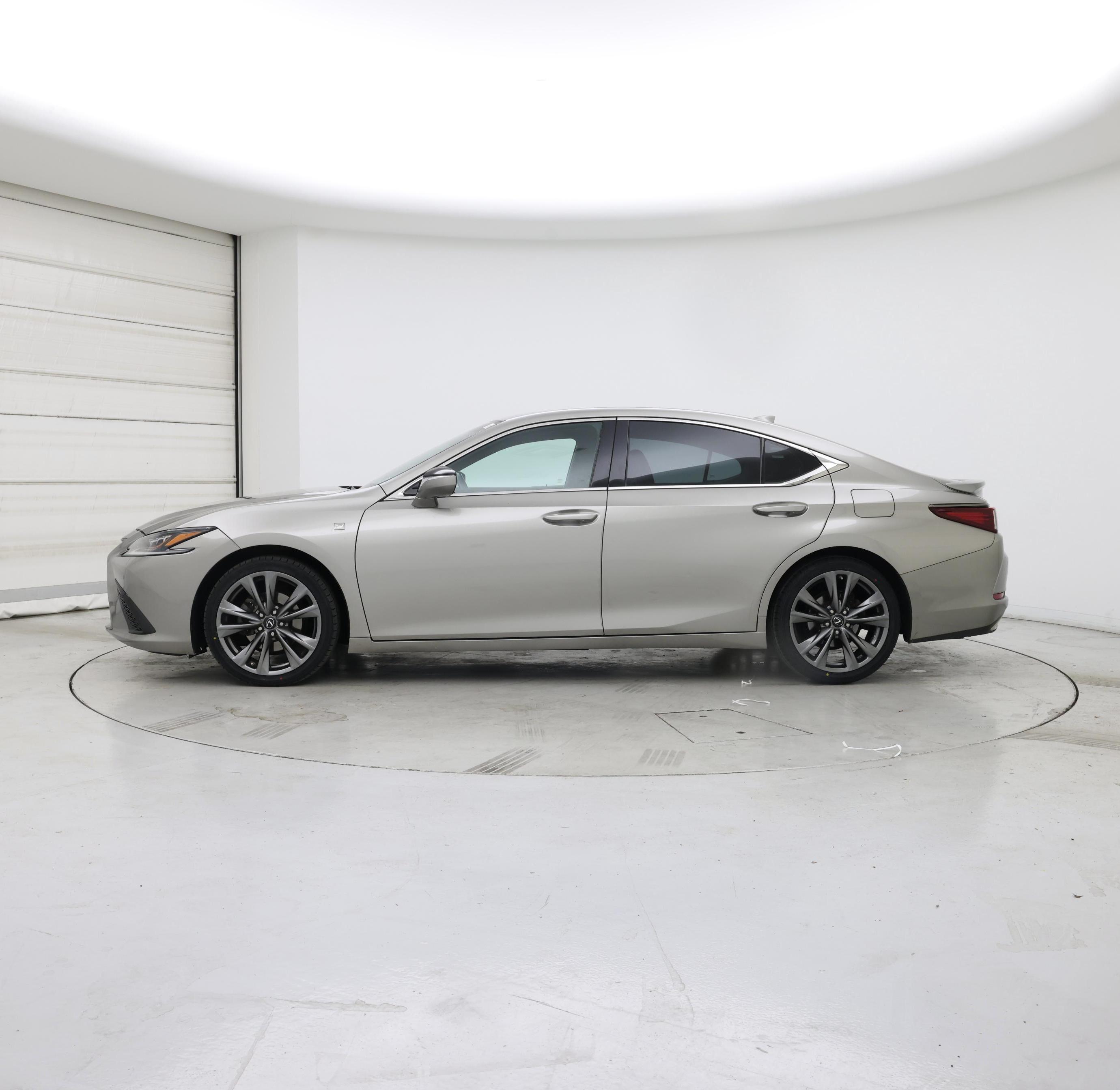 Thumbnail: 2020 Lexus ES - 3