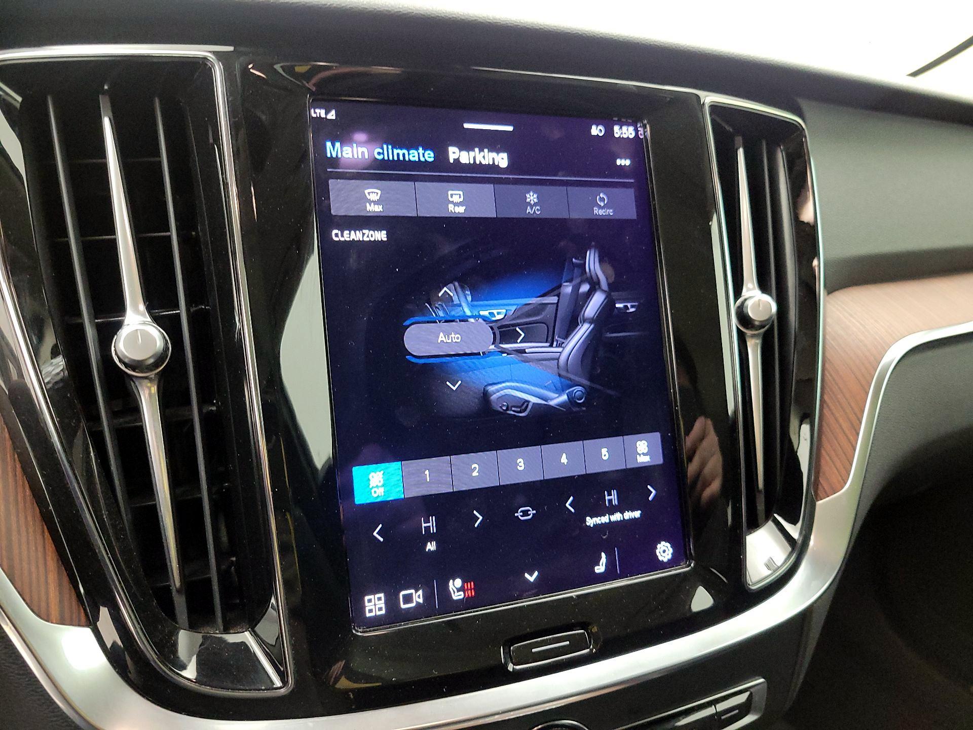 Thumbnail: 2024 Volvo S60 - 16