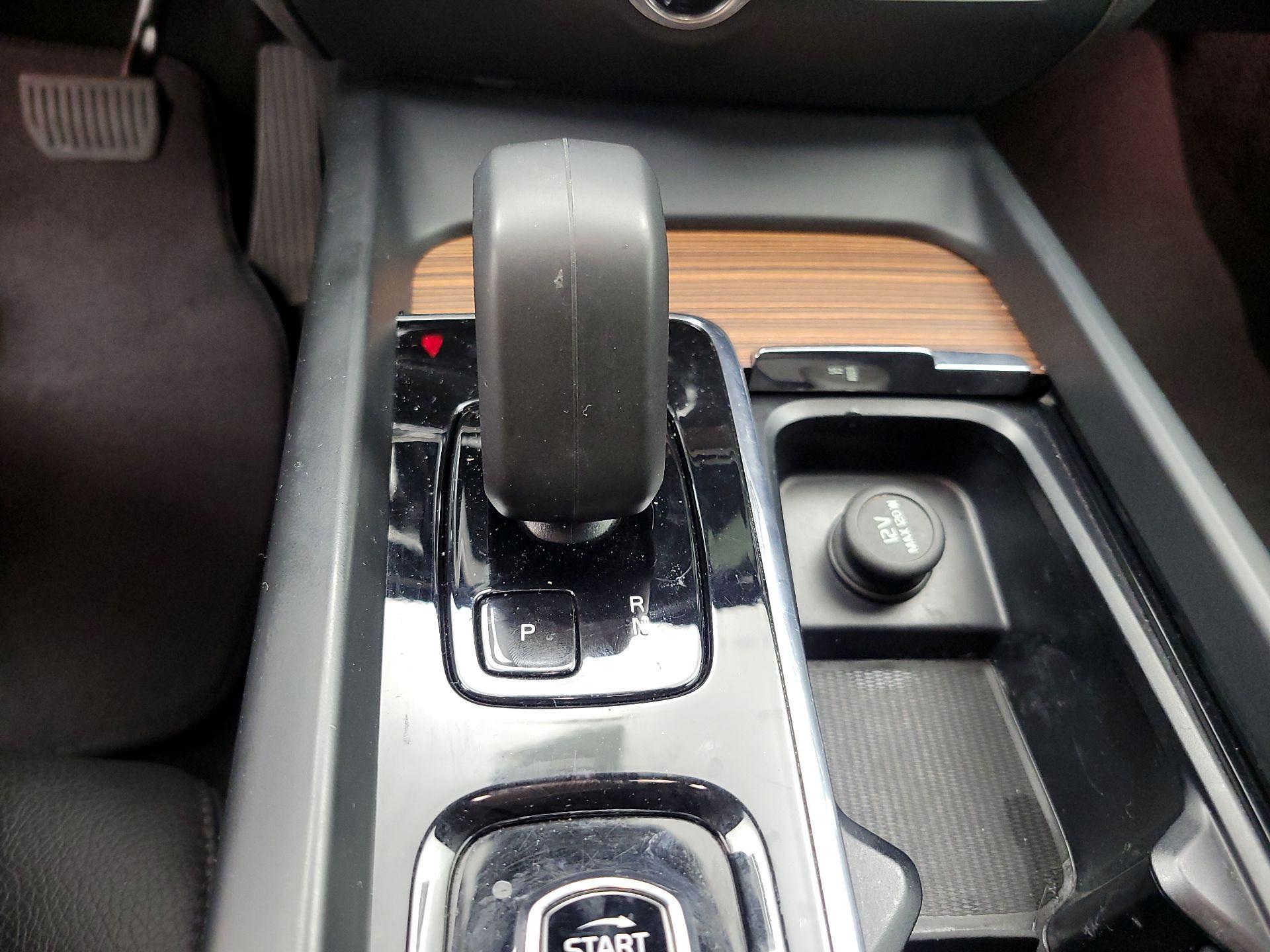 Thumbnail: 2024 Volvo S60 - 17