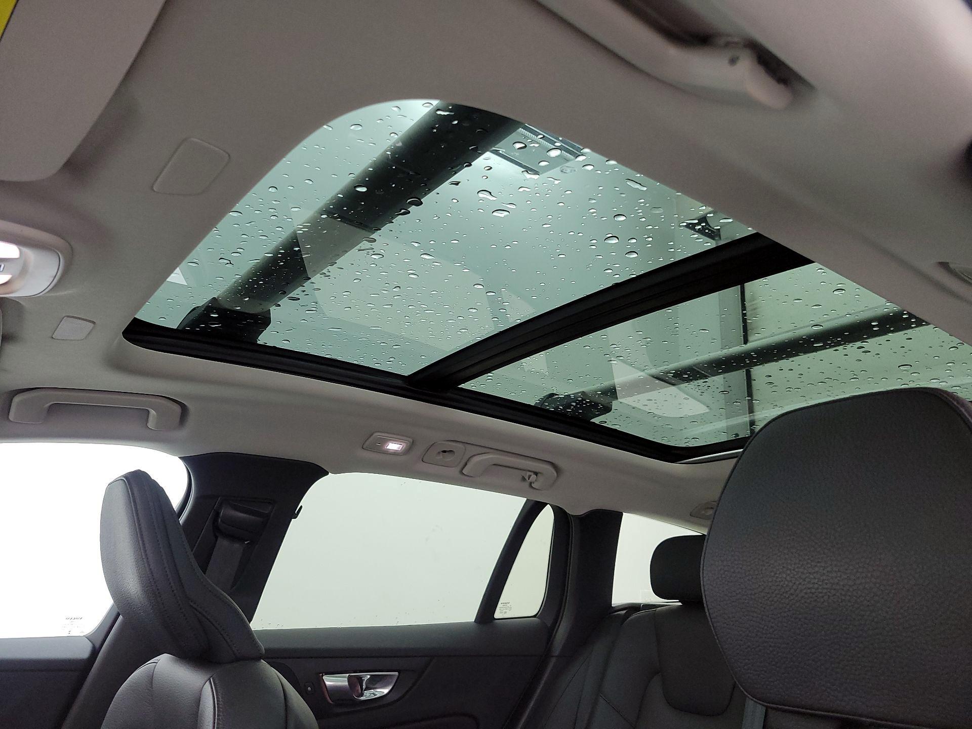 Thumbnail: 2024 Volvo S60 - 19