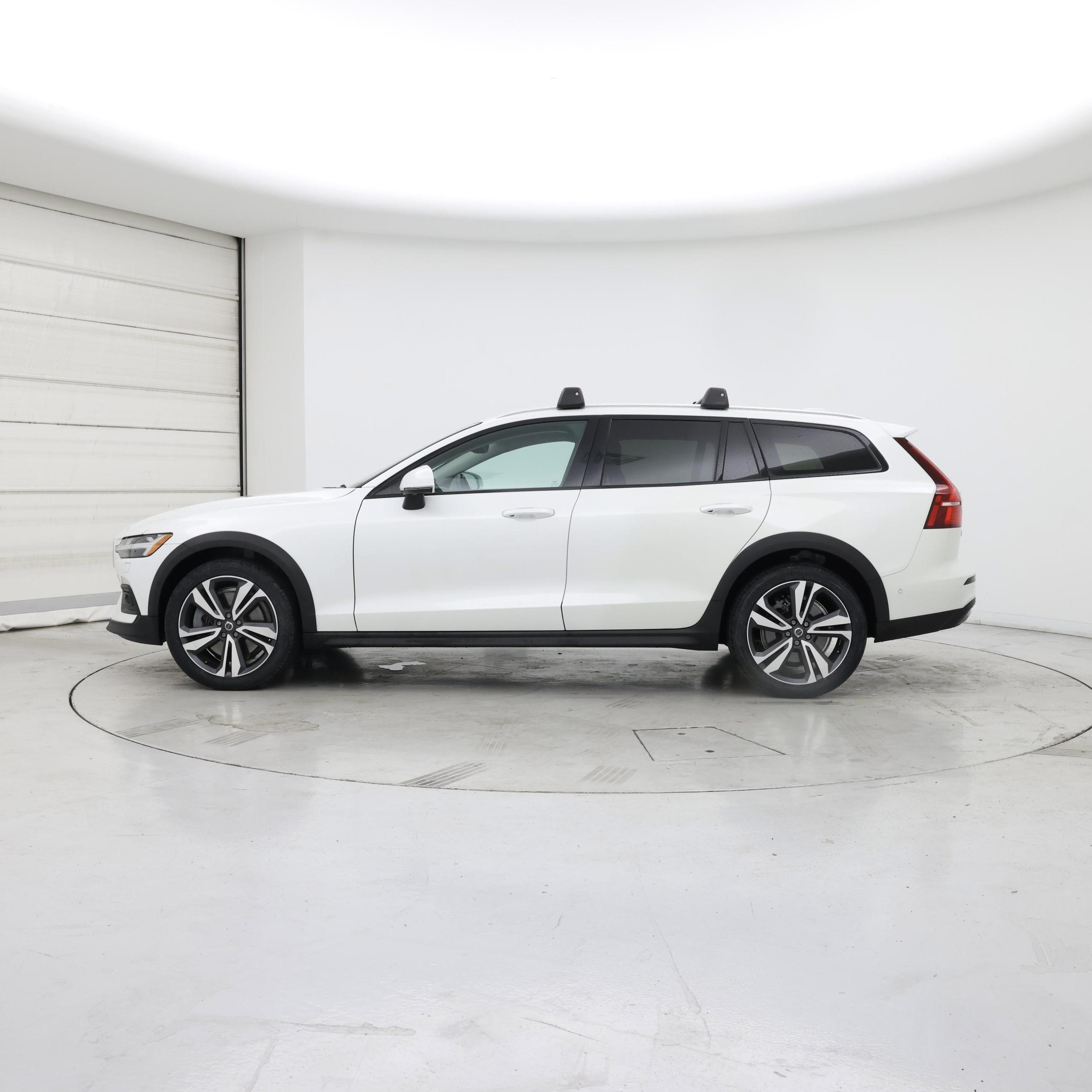 Thumbnail: 2024 Volvo S60 - 3