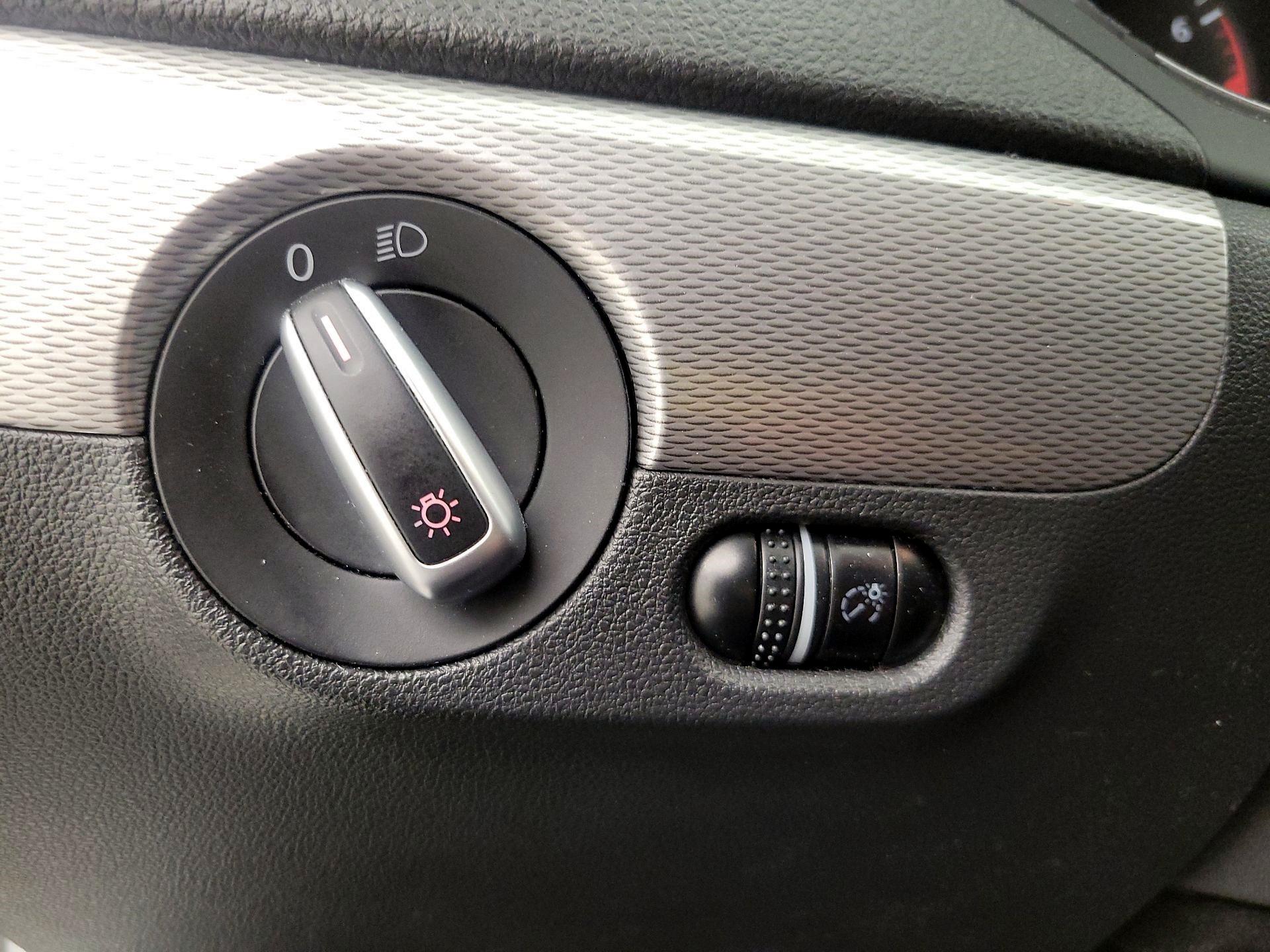 Thumbnail: 2015 Volkswagen Jetta - 11