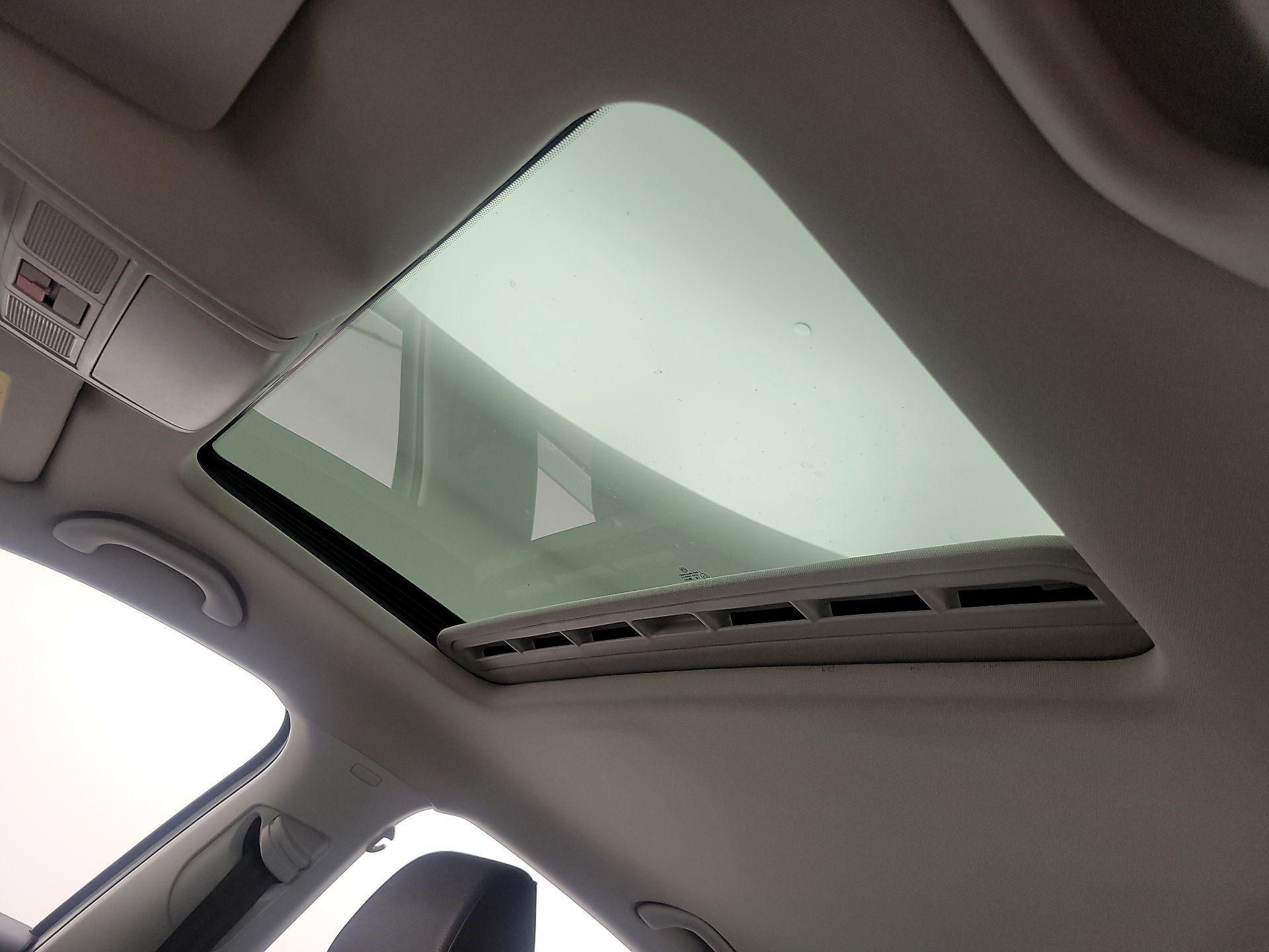 Thumbnail: 2015 Volkswagen Jetta - 17