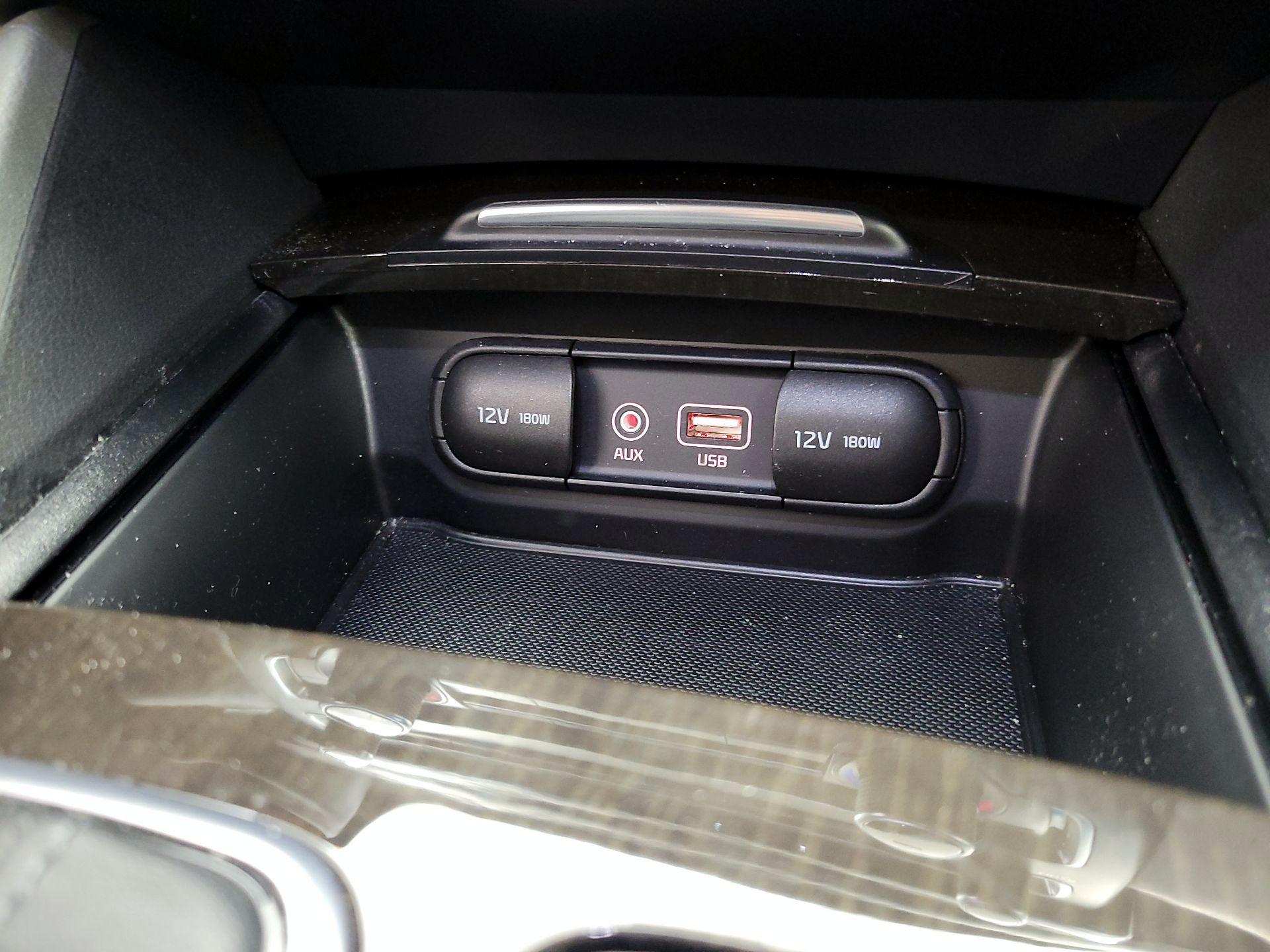 Thumbnail: 2018 Kia Optima - 18